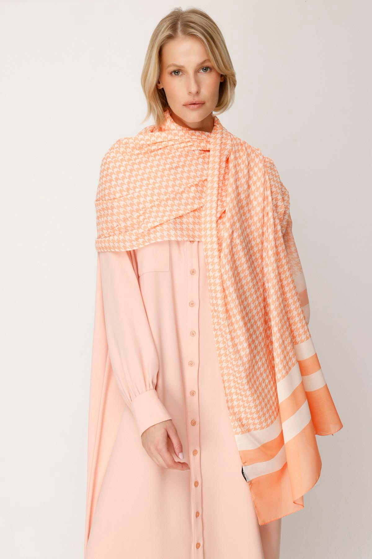 DÜZ KOTON KAZ AYAĞI DESEN ŞAL