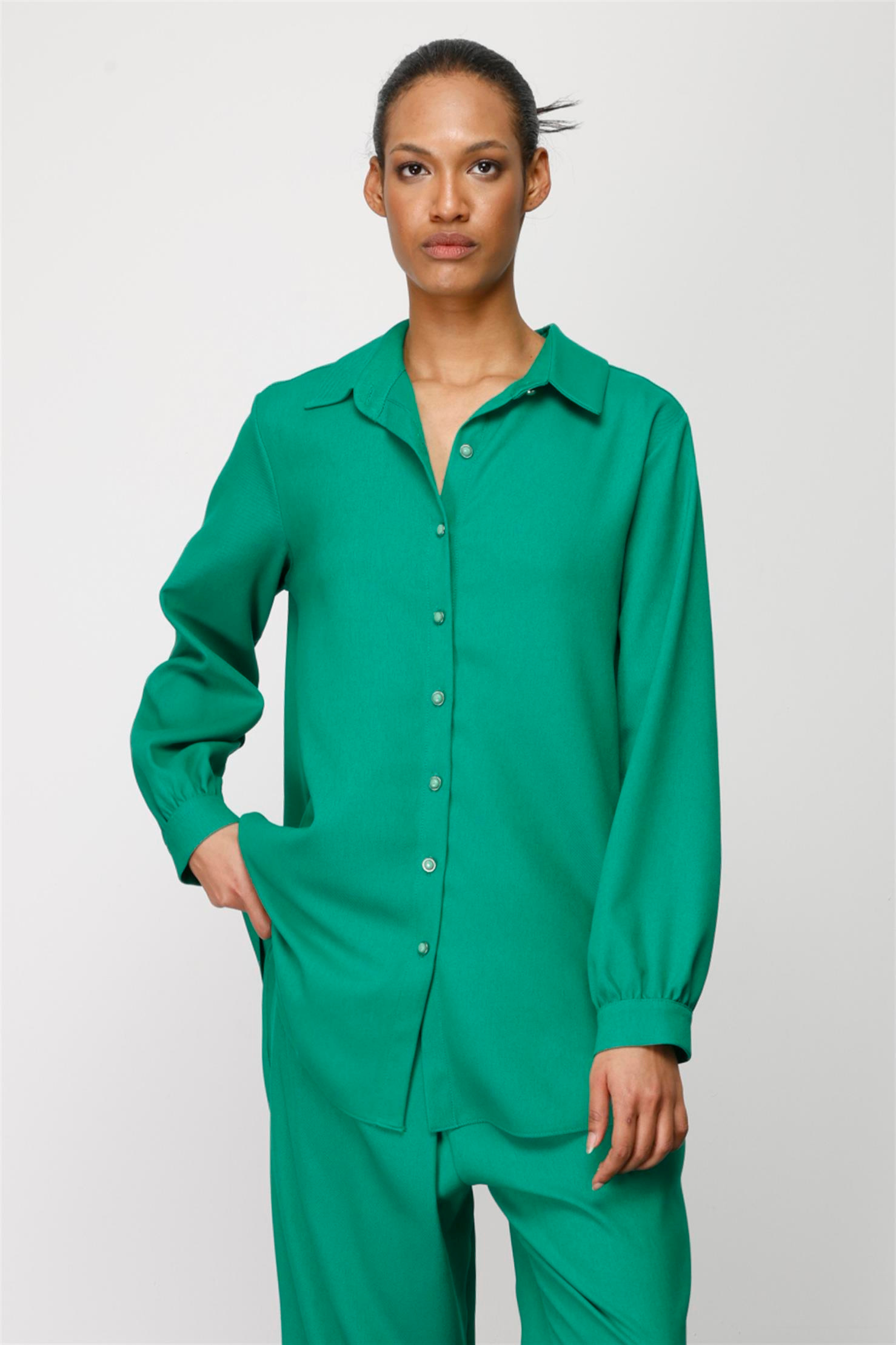 FLANEL ARKASI PLİKAŞELİ DÜĞMELİ GÖMLEK