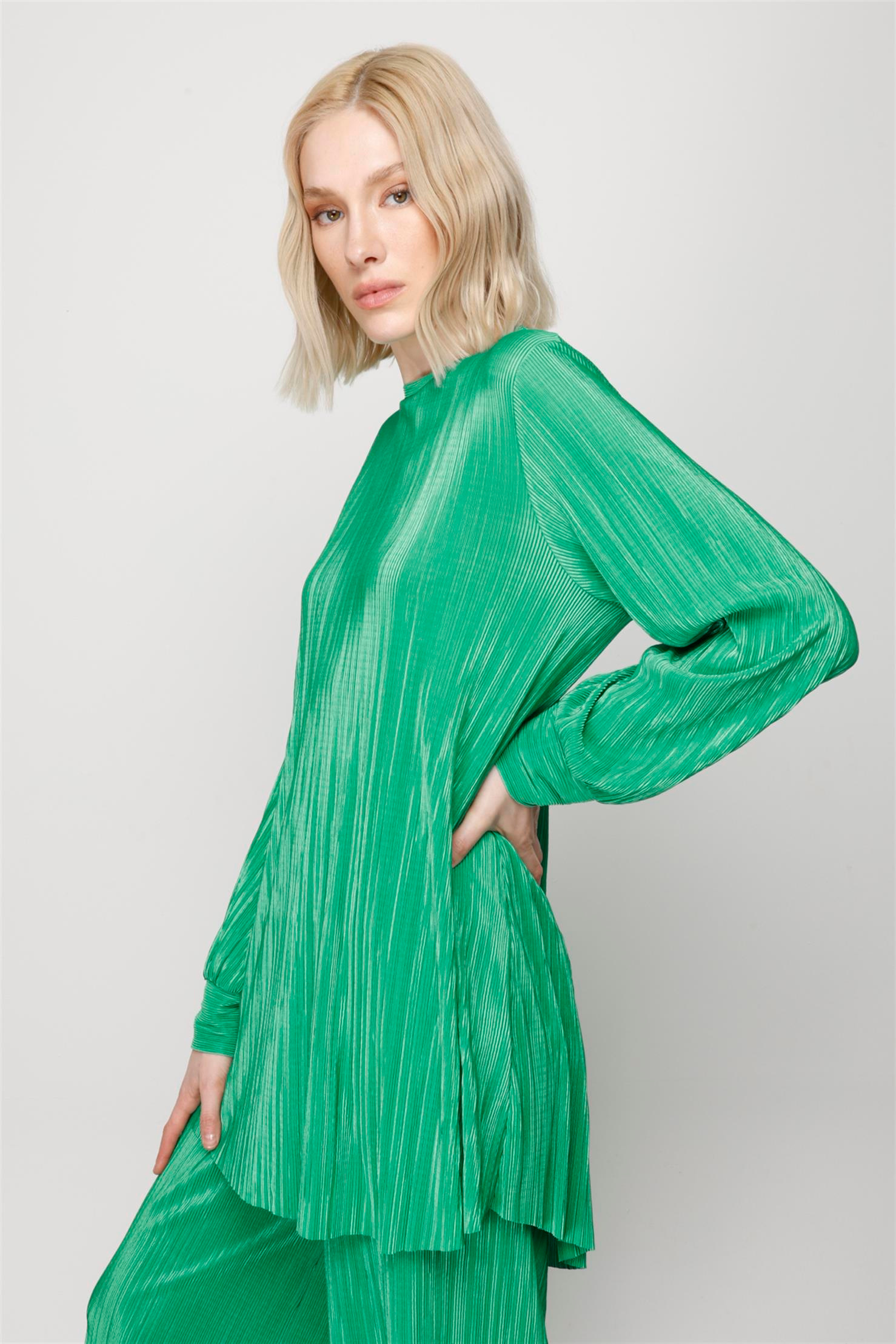 KENDİNDEN KRAŞLI O YAKA MANŞETLİ TUNİK