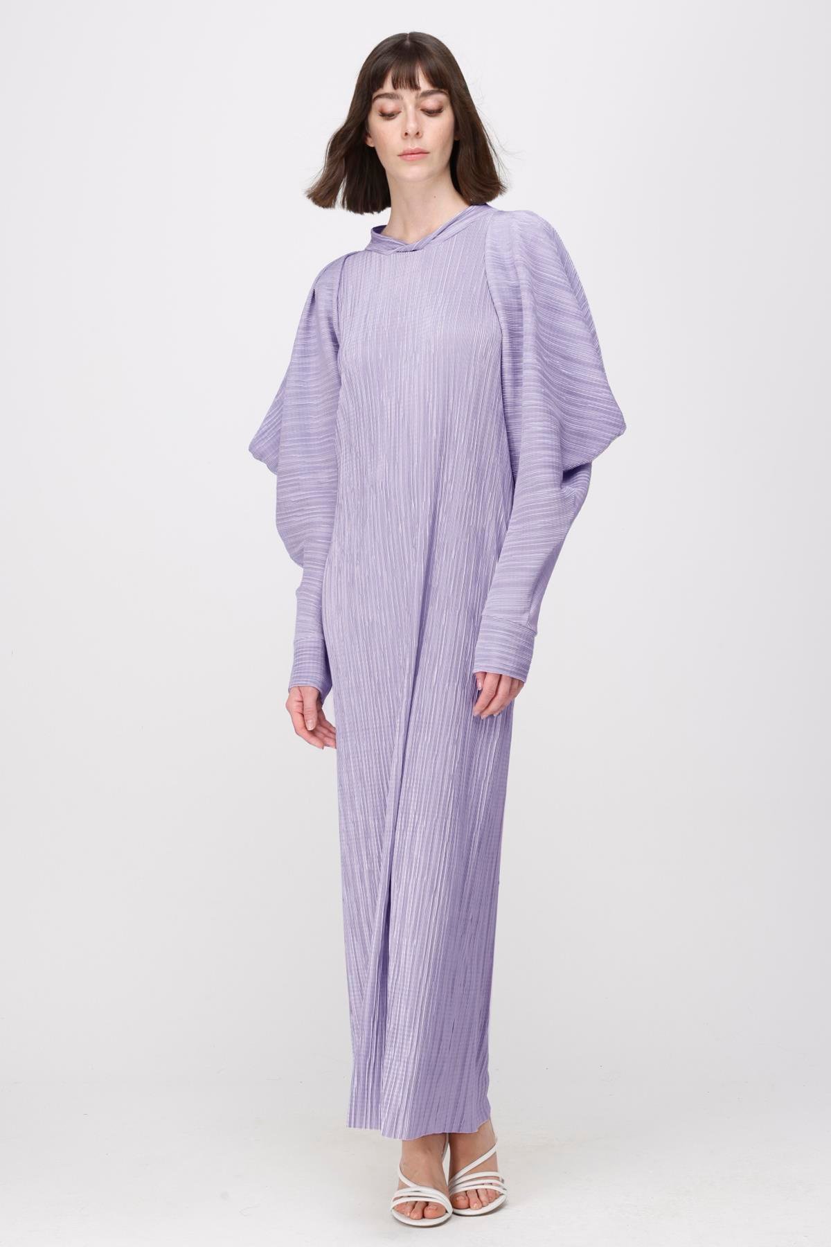 KENDİNDEN KRAŞLI ÜÇGEN KOL O YAKA ELBİSE