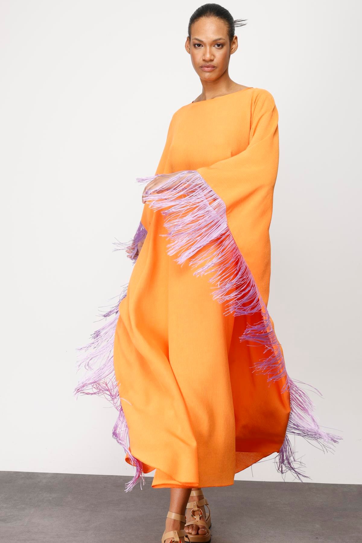 KOL VE ETEK UCU LİLA PÜSKÜLLÜ VİSKON SATEN KAFTAN