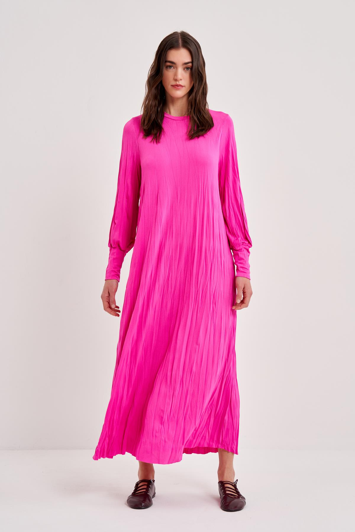 KREP BOYUNA CRUSHLI A FORM ELBİSE