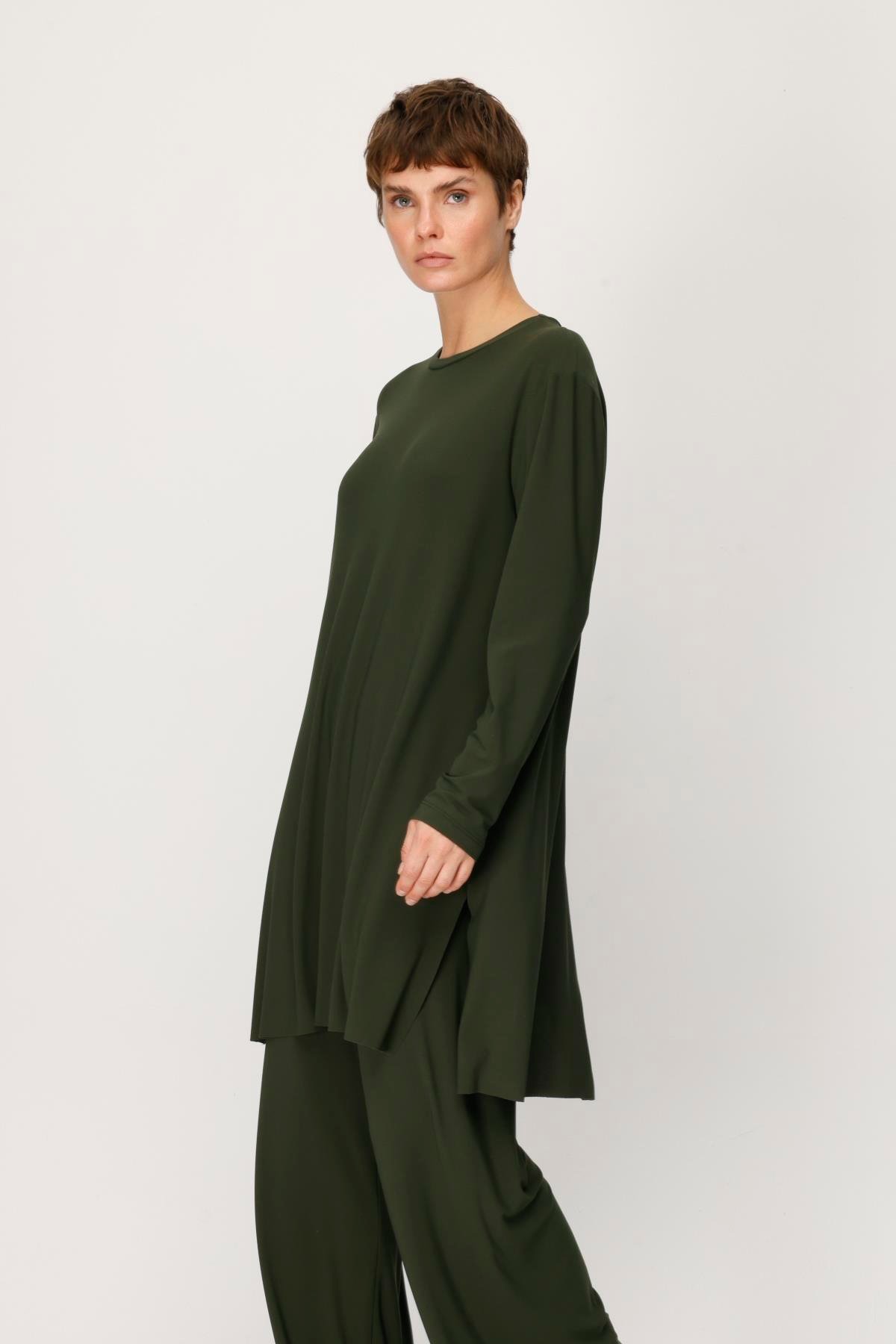 KREP JARSE ARKASI YIRTMAÇLI BLUZ