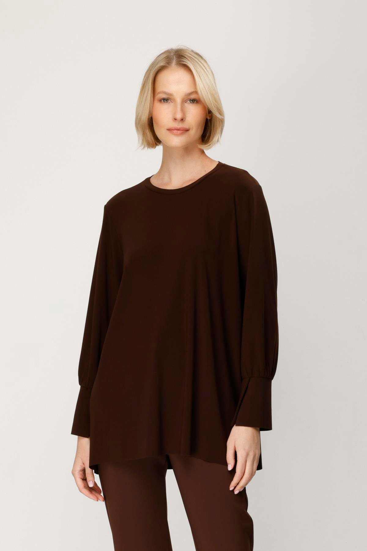 KREP JARSE KOLLARI YIRTMAÇLI MANSETLİ BLUZ