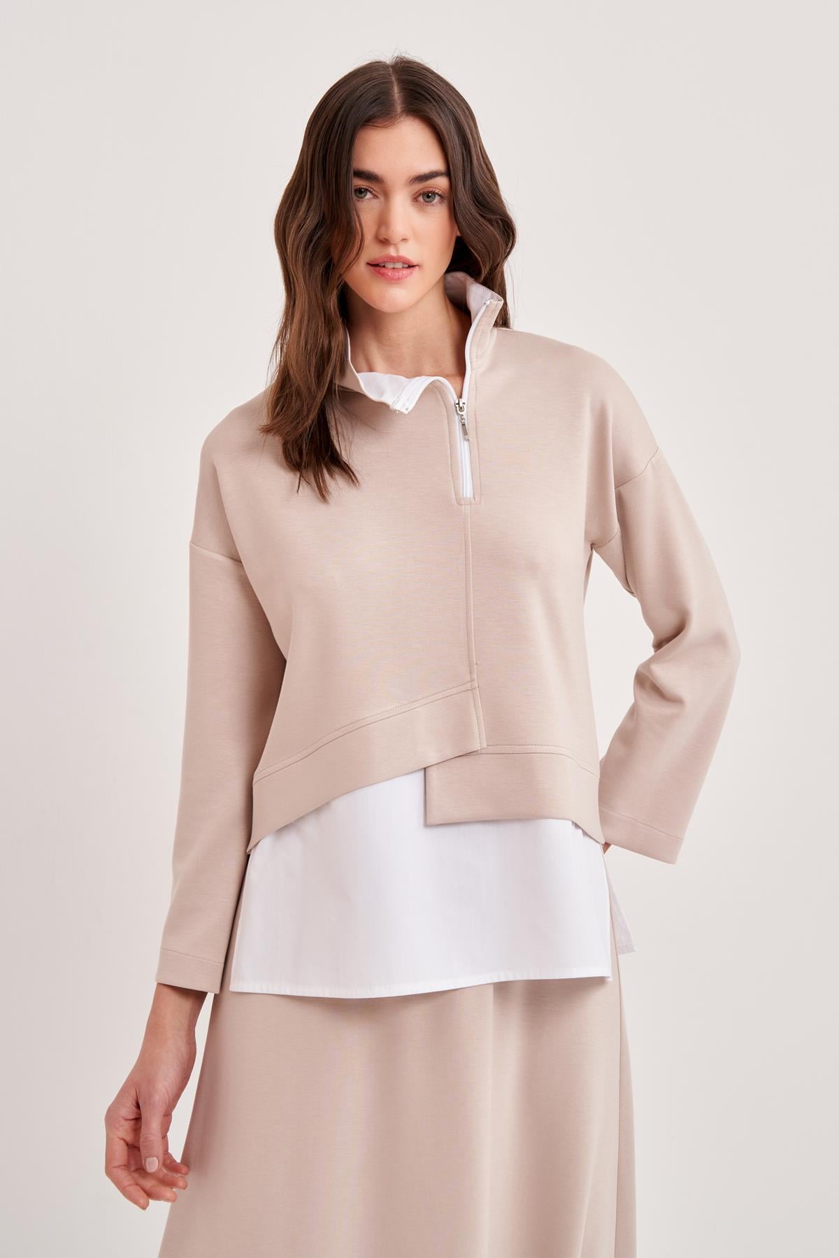 MODAL POPLİN GARNİLİ ÖNDEN KESİKLİ SWEATSHİRT
