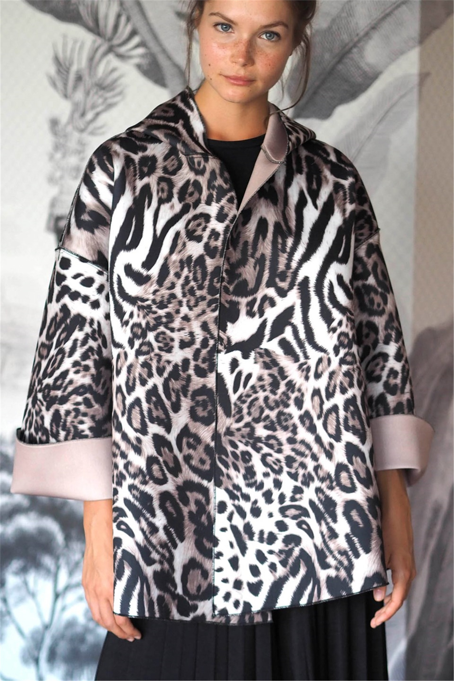 PUFF SCUBA LEOPARD PRINT SHORT HOODIE JACKET