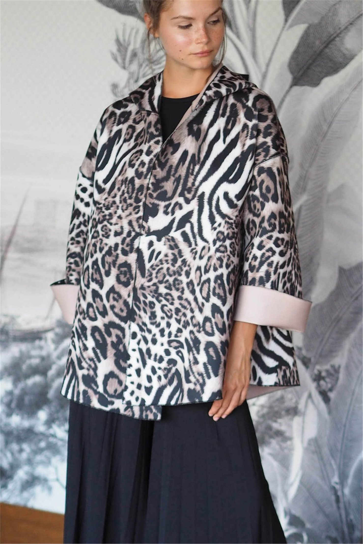 PUFF SCUBA LEOPARD PRINT SHORT HOODIE JACKET