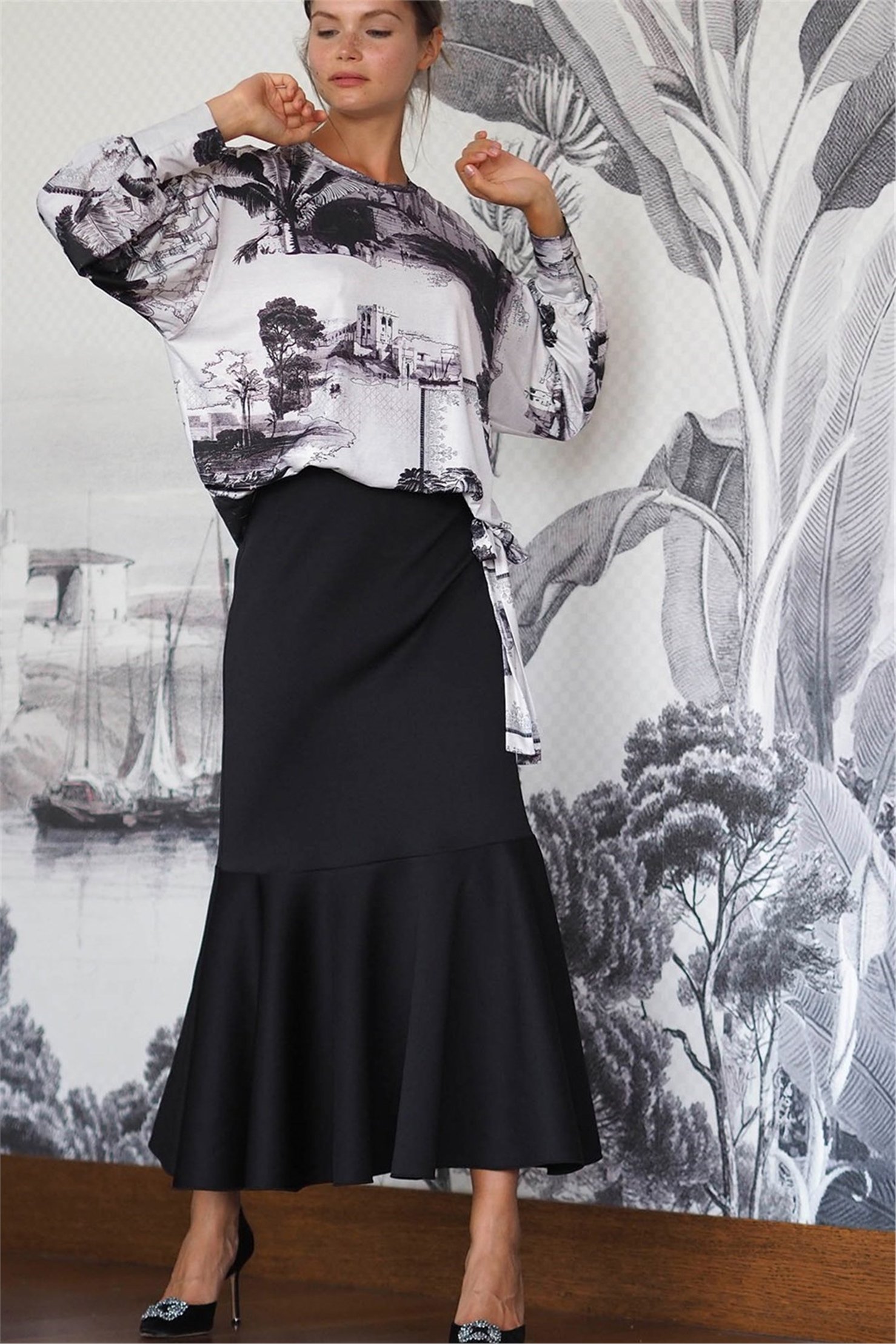 SCUBA HEM WITH FLYWHEEL SKIRT