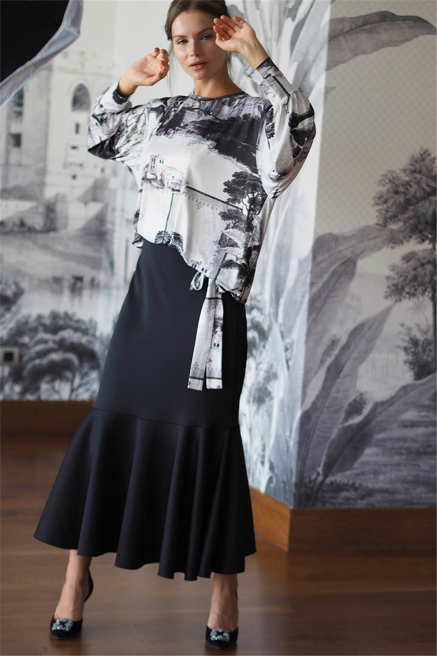 SCUBA HEM WITH FLYWHEEL SKIRT