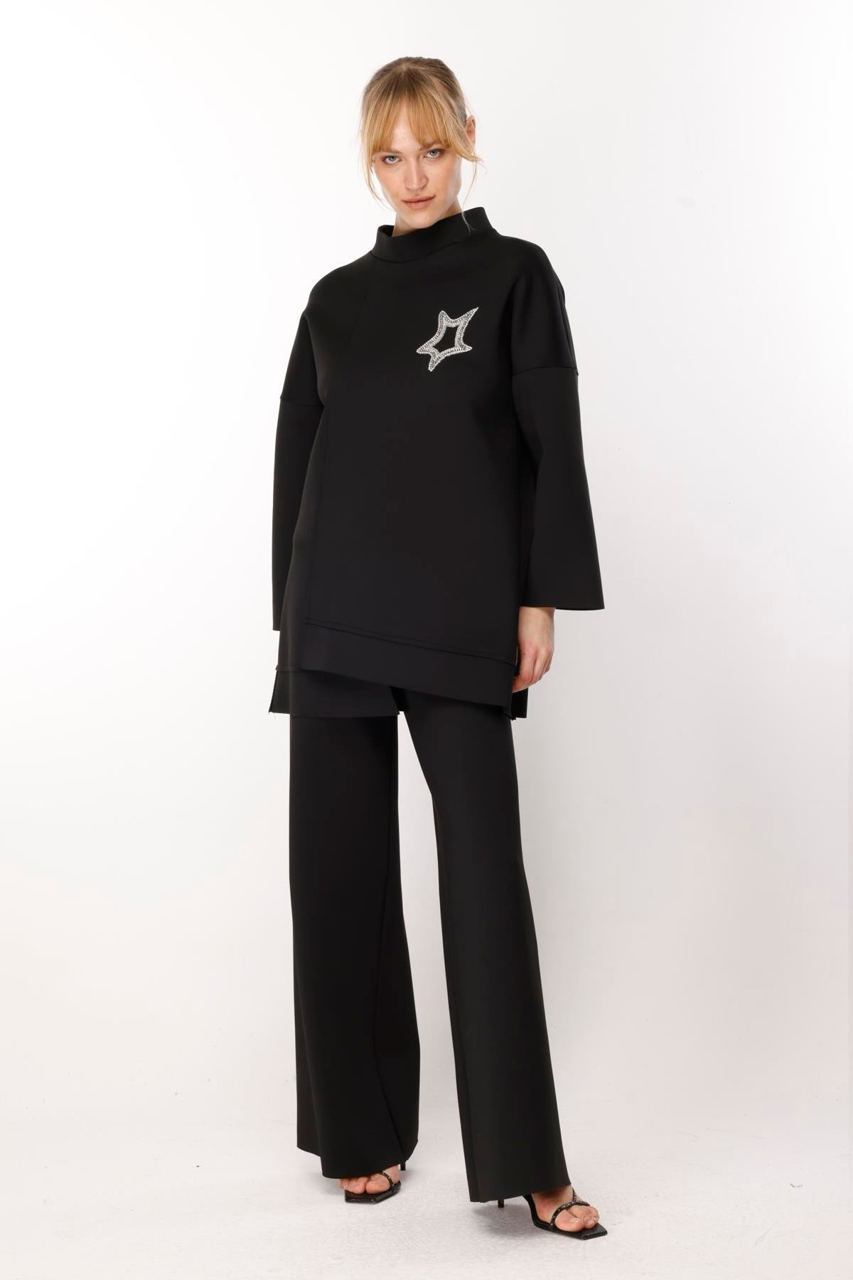 SCUBA ÖNDEN PARÇALI DEGAJE YAKALI TUNİK