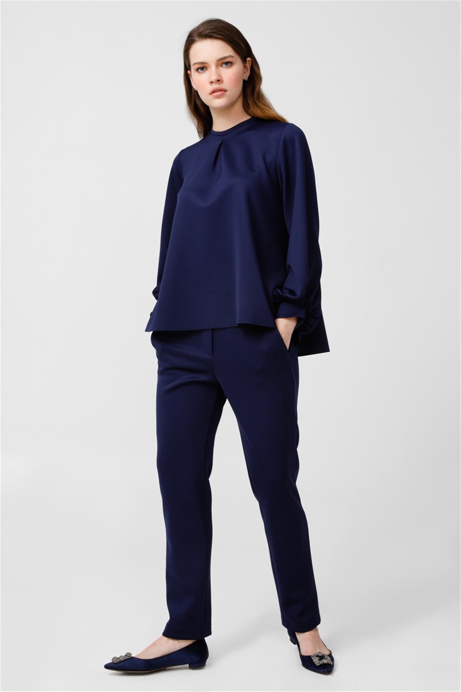 SCUBA ÖNDEN PLİKAŞELİ KISA BLUZ