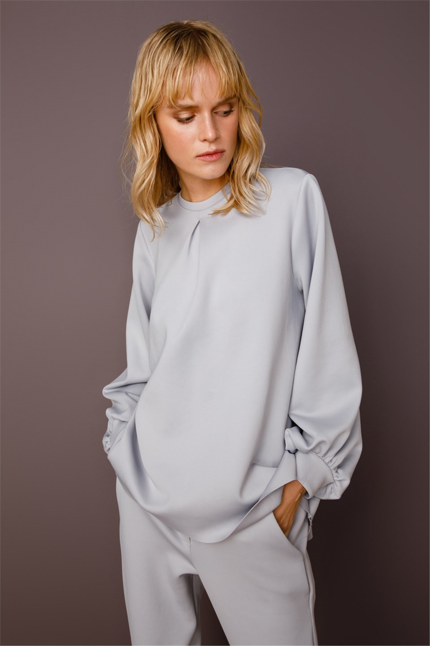 SCUBA ÖNDEN PLİKAŞELİ KISA BLUZ