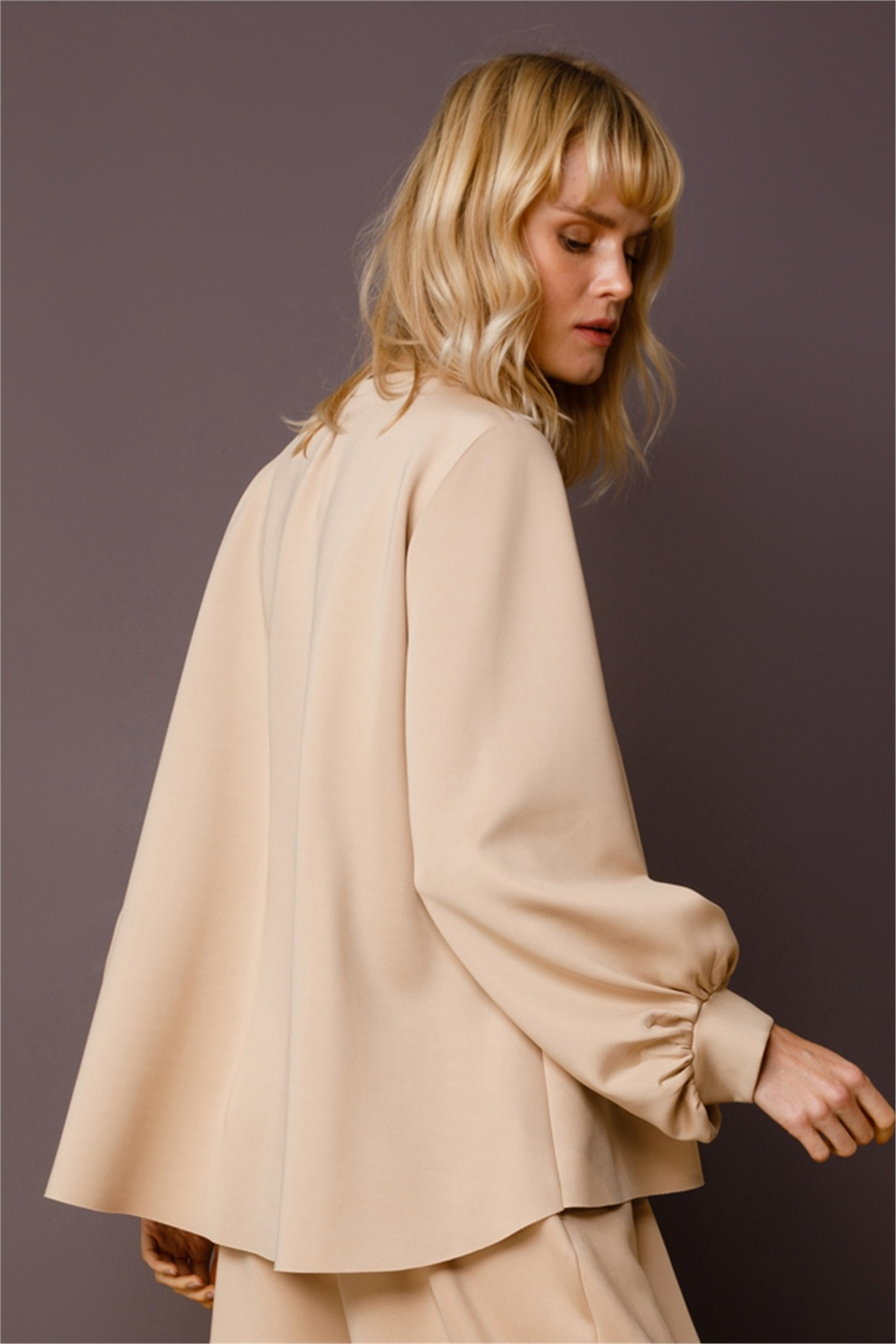 SCUBA ÖNDEN PLİKAŞELİ KISA BLUZ