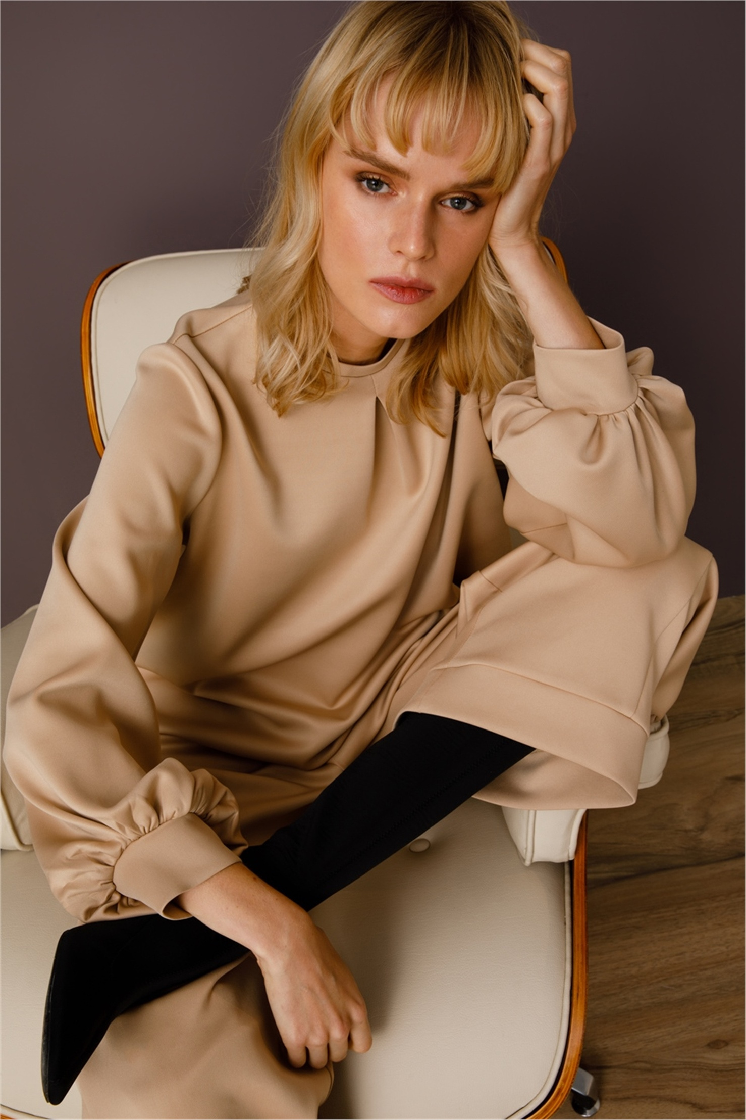 SCUBA ÖNDEN PLİKAŞELİ KISA BLUZ