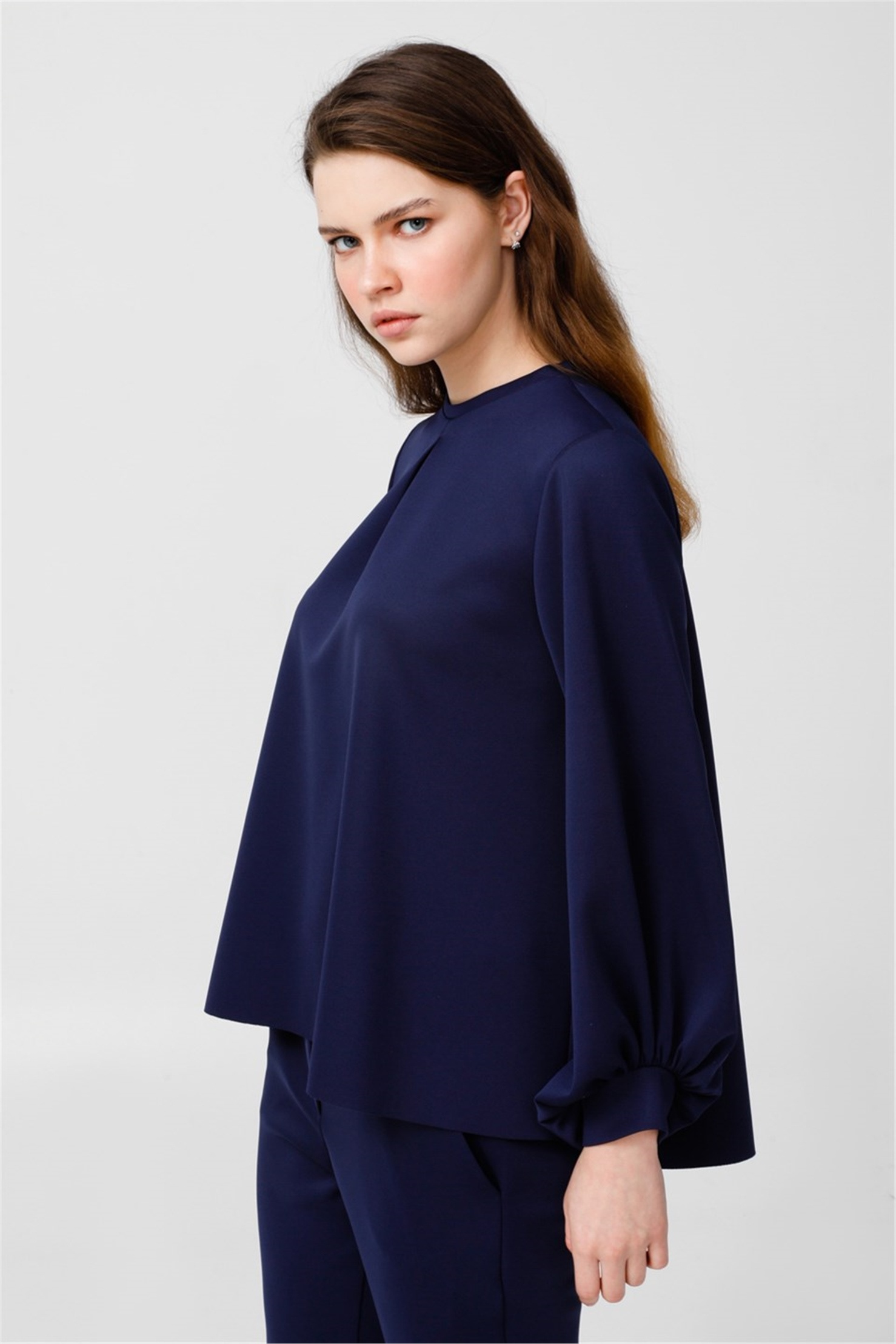 SCUBA ÖNDEN PLİKAŞELİ KISA BLUZ