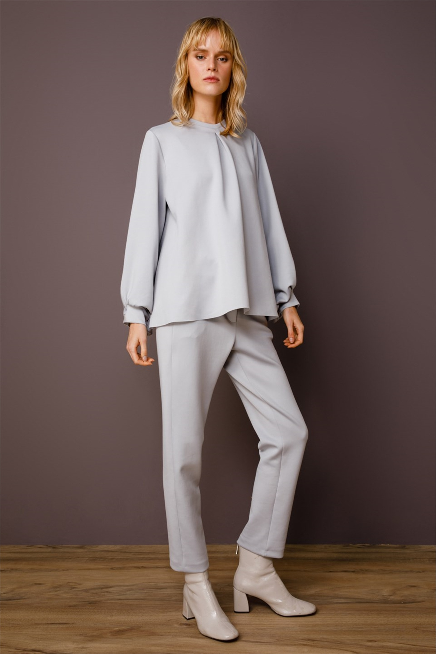 SCUBA ÖNDEN PLİKAŞELİ KISA BLUZ