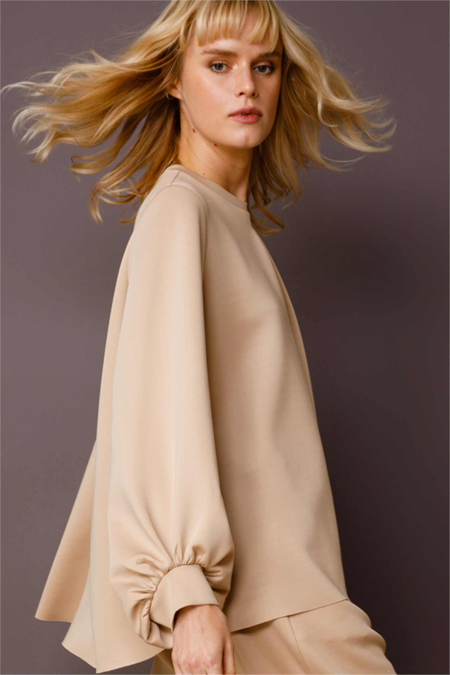 SCUBA ÖNDEN PLİKAŞELİ KISA BLUZ