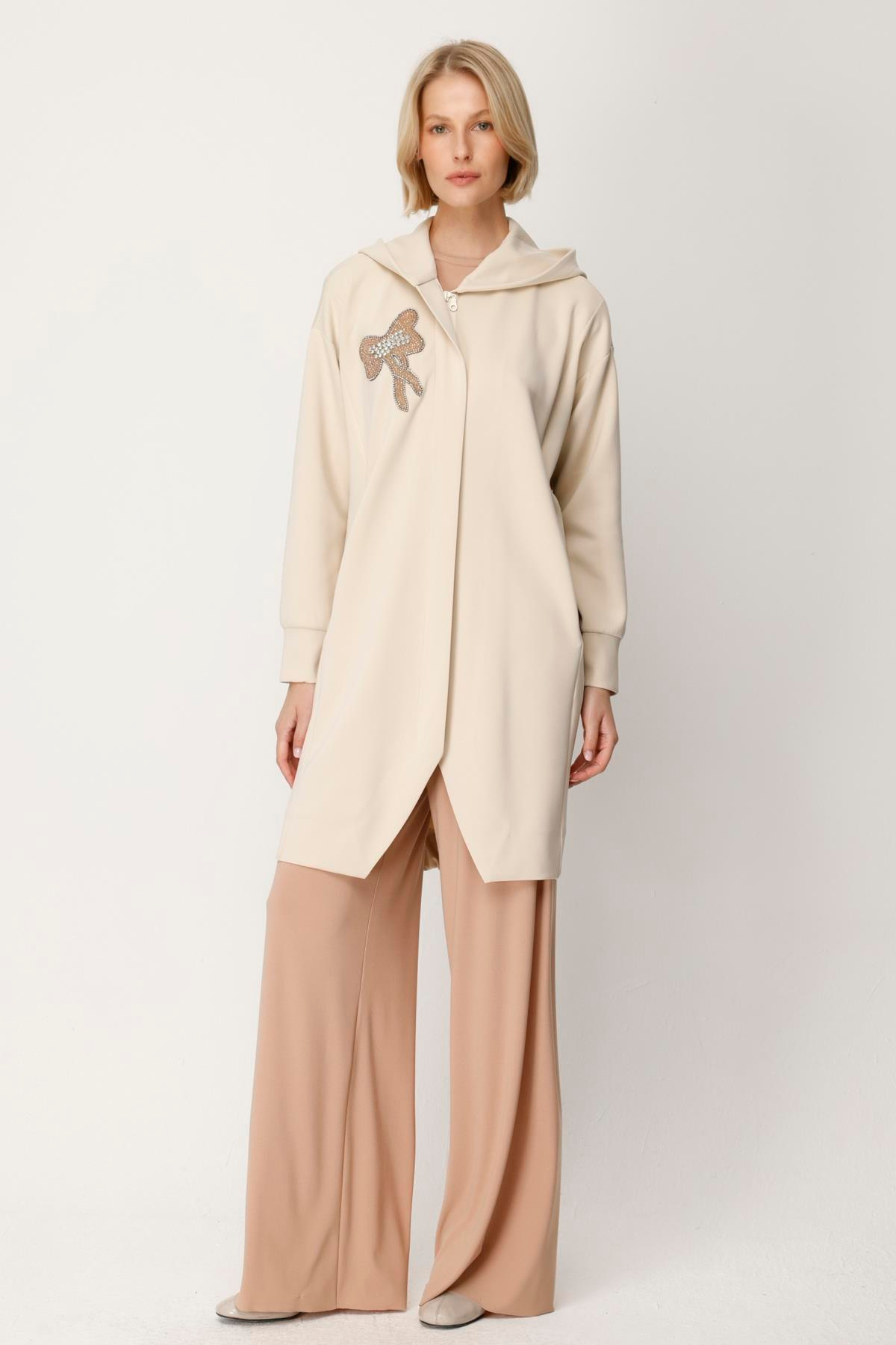 SCUBA YAKASI İŞLEMELİ KAPŞONLU CEKET