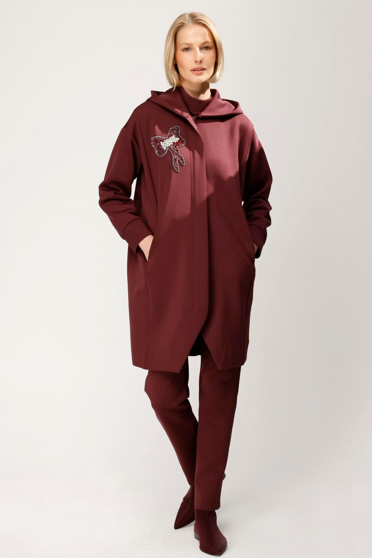 SCUBA YAKASI İŞLEMELİ KAPŞONLU CEKET