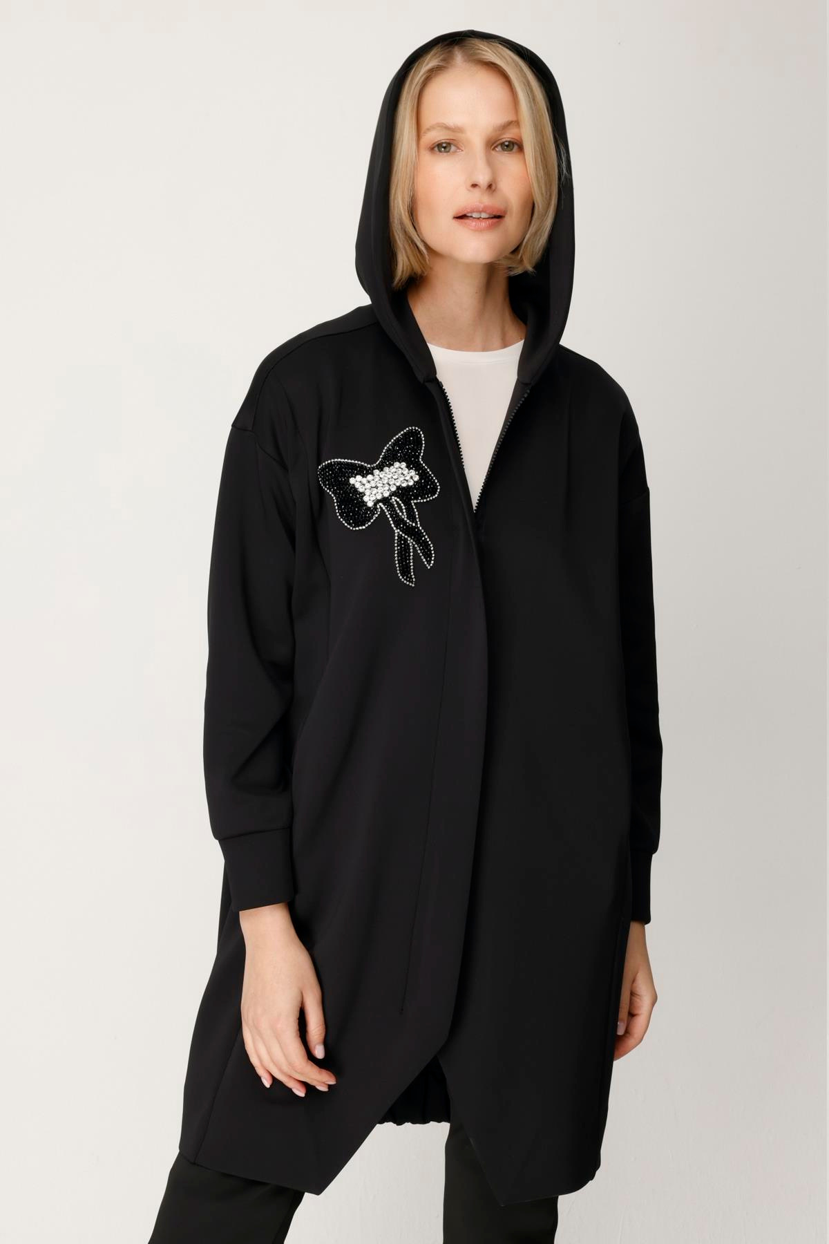 SCUBA YAKASI İŞLEMELİ KAPŞONLU CEKET