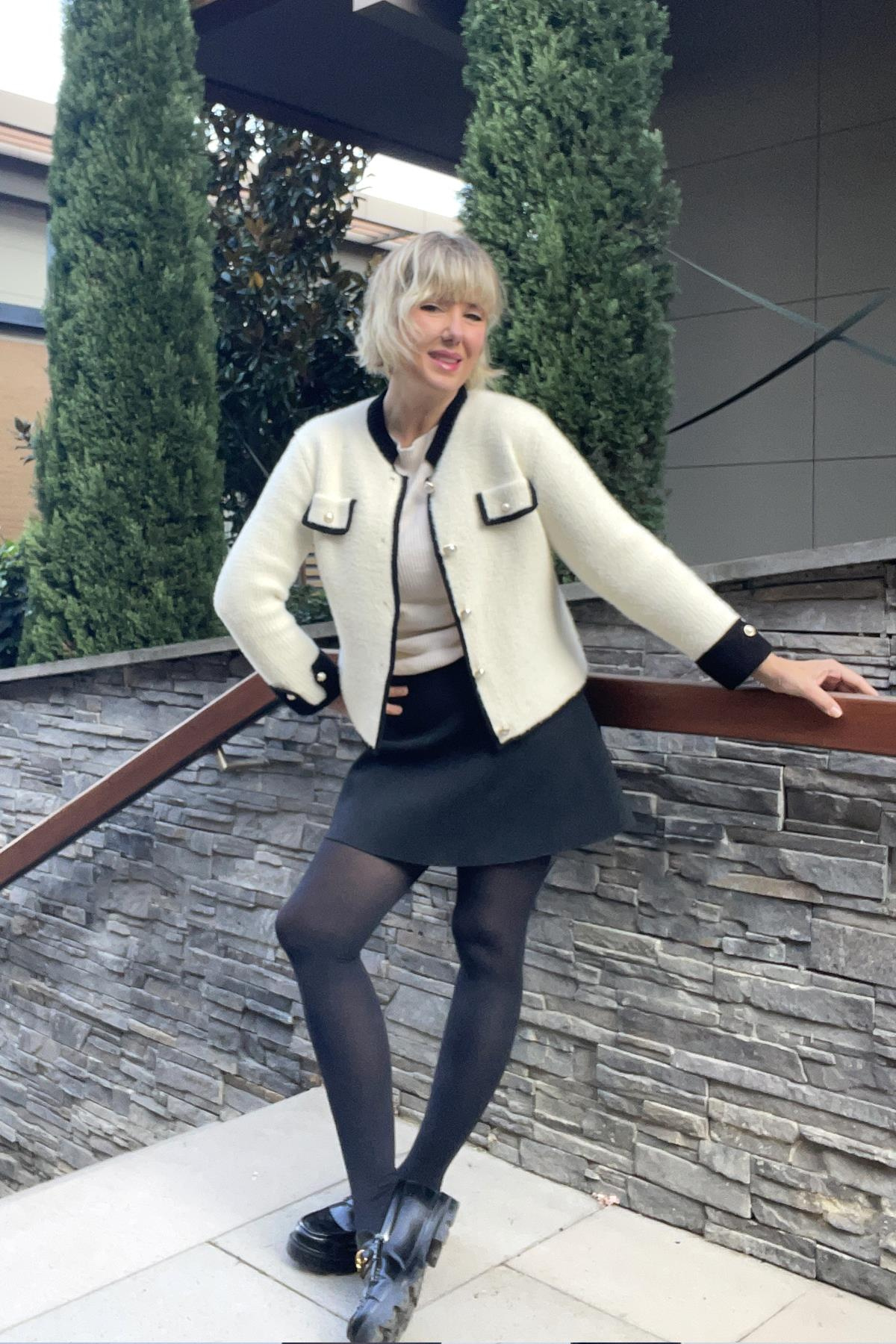 TRİKO ANGORA CEPLERİ DÜĞMELİ KISA CEKET