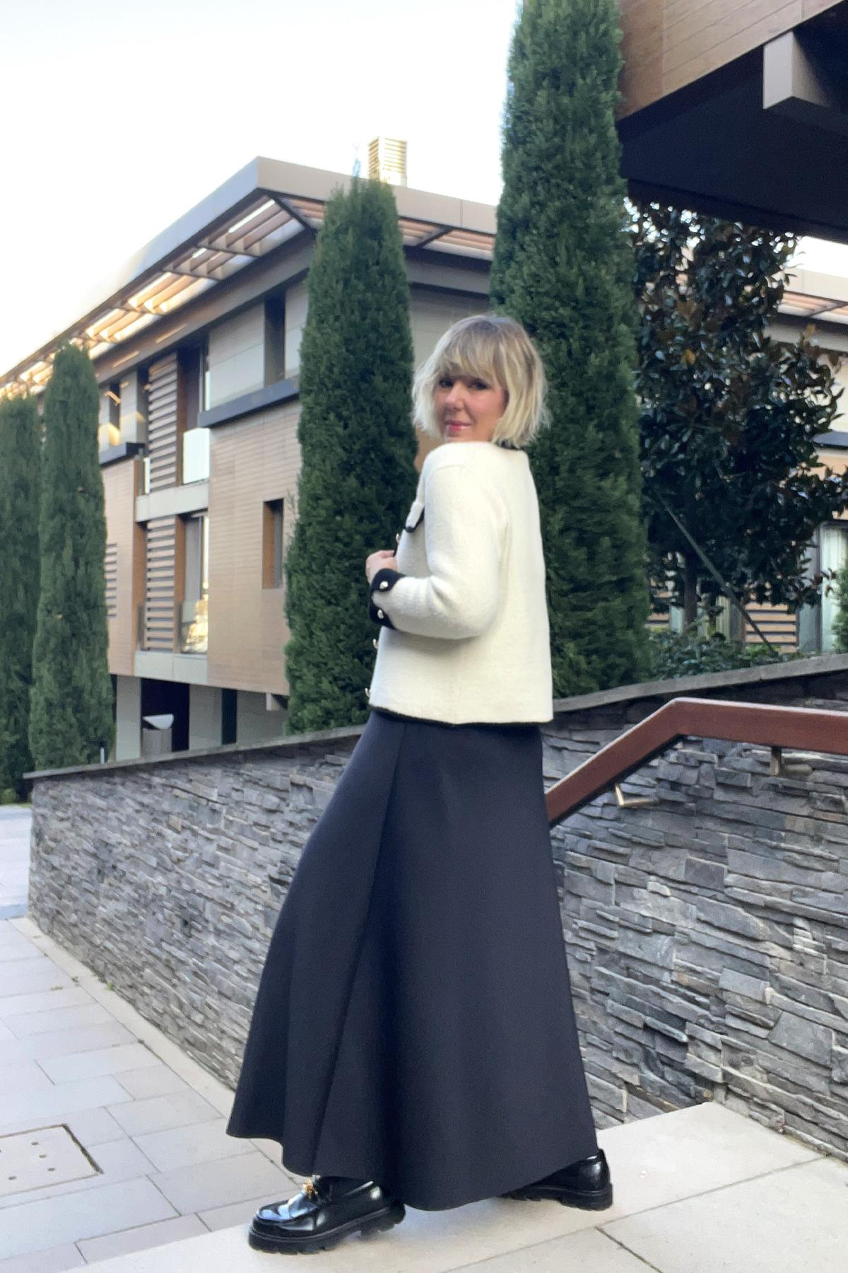 TRİKO ANGORA CEPLERİ DÜĞMELİ KISA CEKET