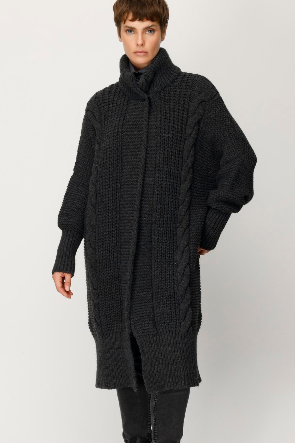 TRİKO YARASA KOL HAKİM YAKA SAÇ ÖRGÜLÜ HIRKA