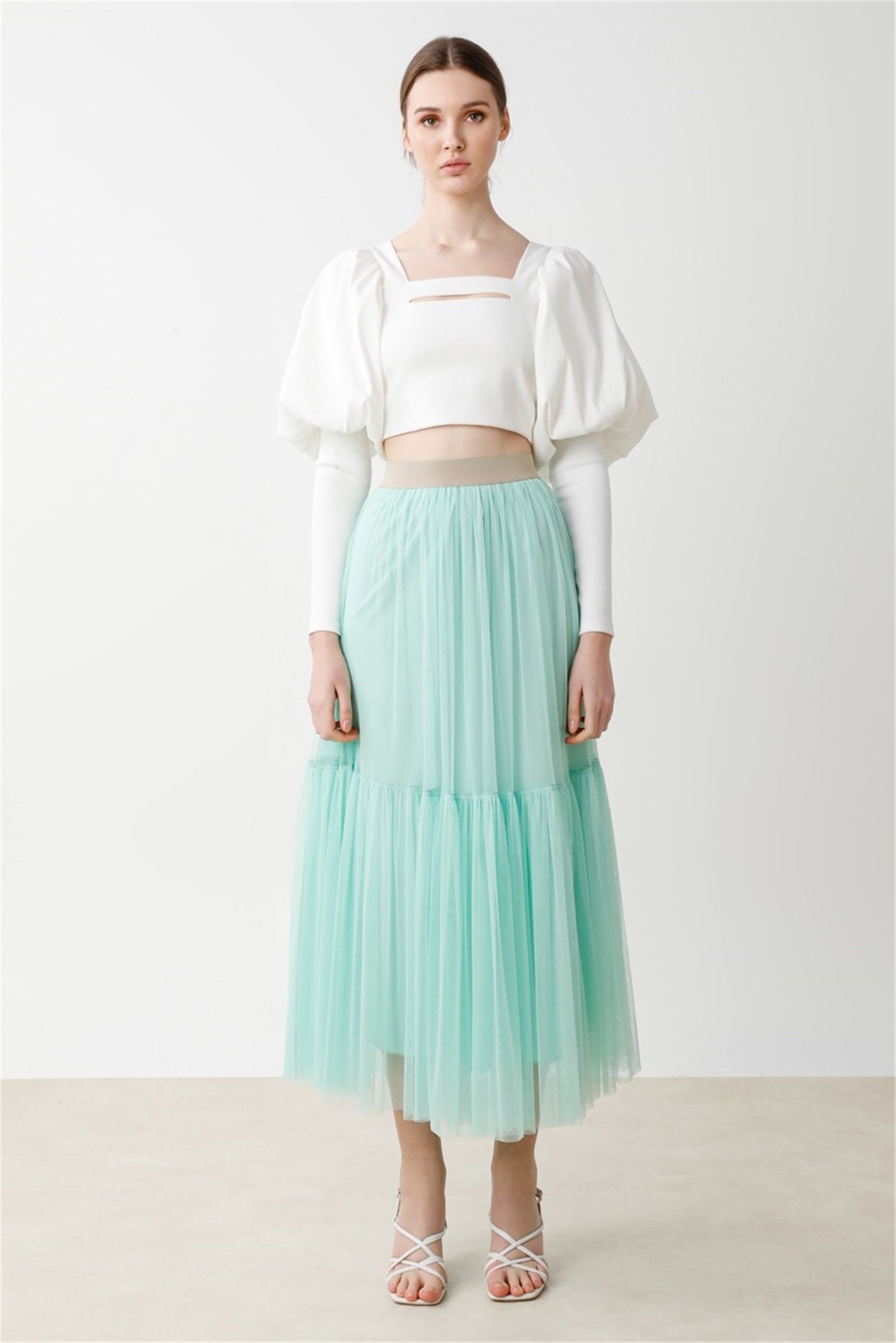 TULLE KNEE SHIRTED SKIRT