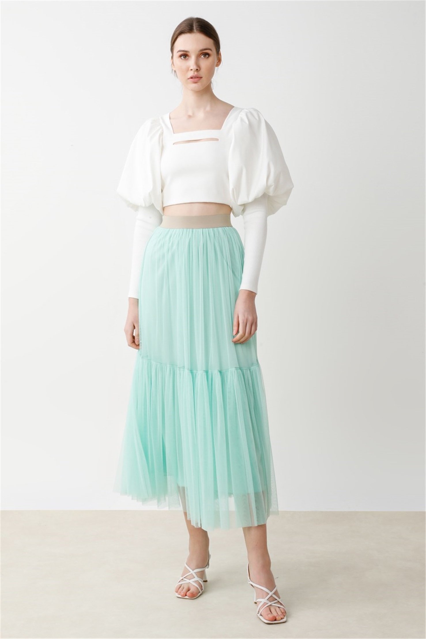 TULLE KNEE SHIRTED SKIRT