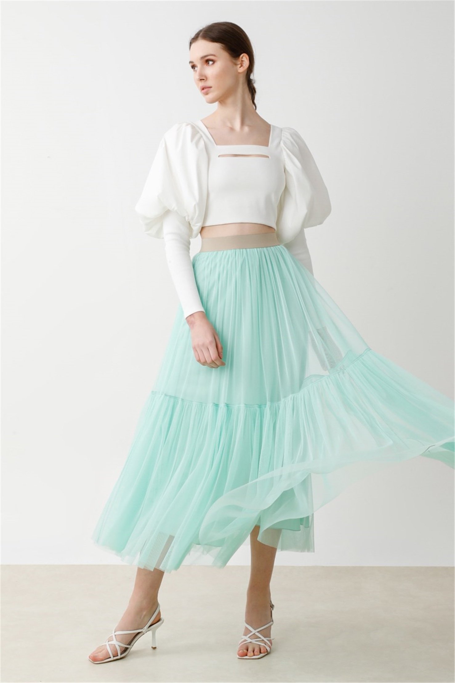 TULLE KNEE SHIRTED SKIRT