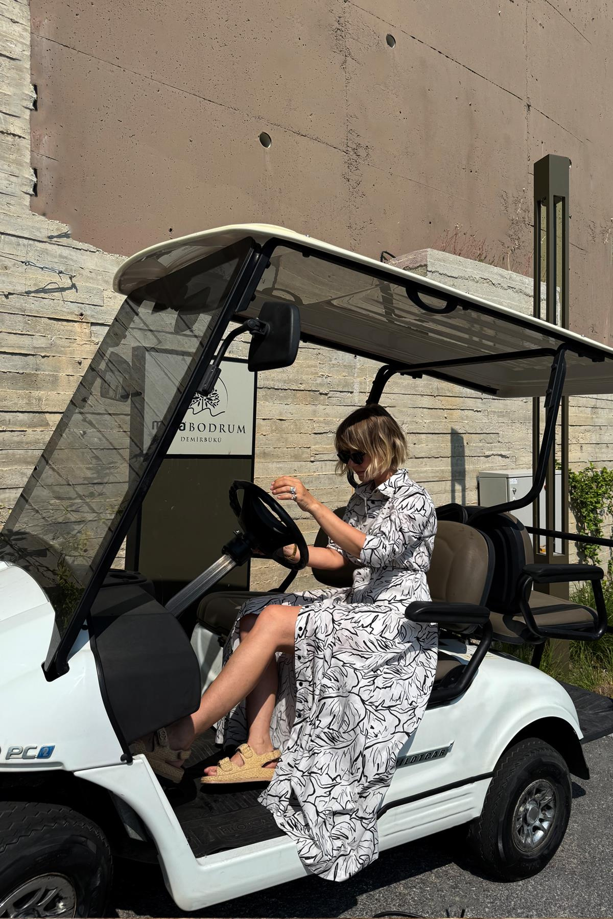 KETEN İLİKLİ BİYELİ ÜÇKATLI YANDAN CEPLİ ELBİSE