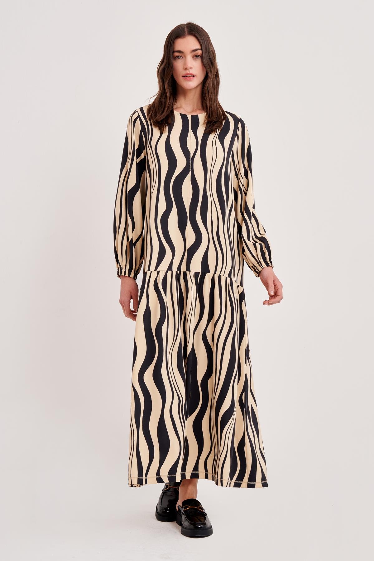 VİSCON LYRCA YAMUK ÇİZGİ DESENLİ KARYOKALI ELBİSE