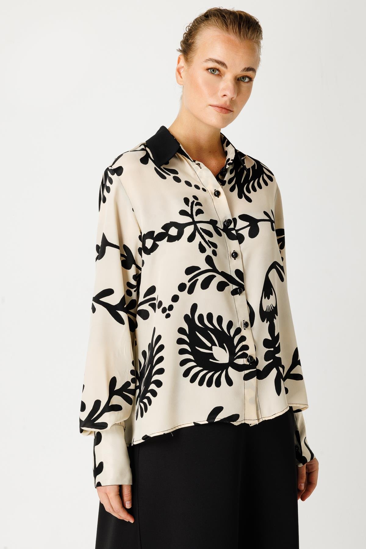 VİSKON SATEN LİTUS ÇİÇEKLİ ŞÖMİZİYE YAKA GÖMLEK