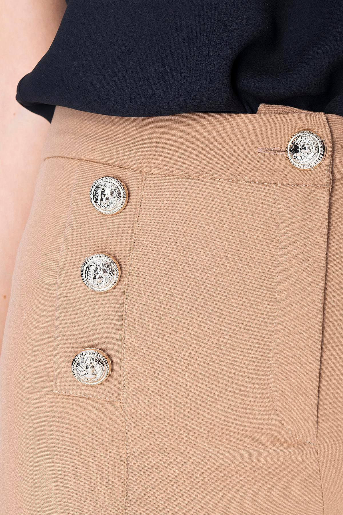 Altın Düğme Detaylı Pantolon