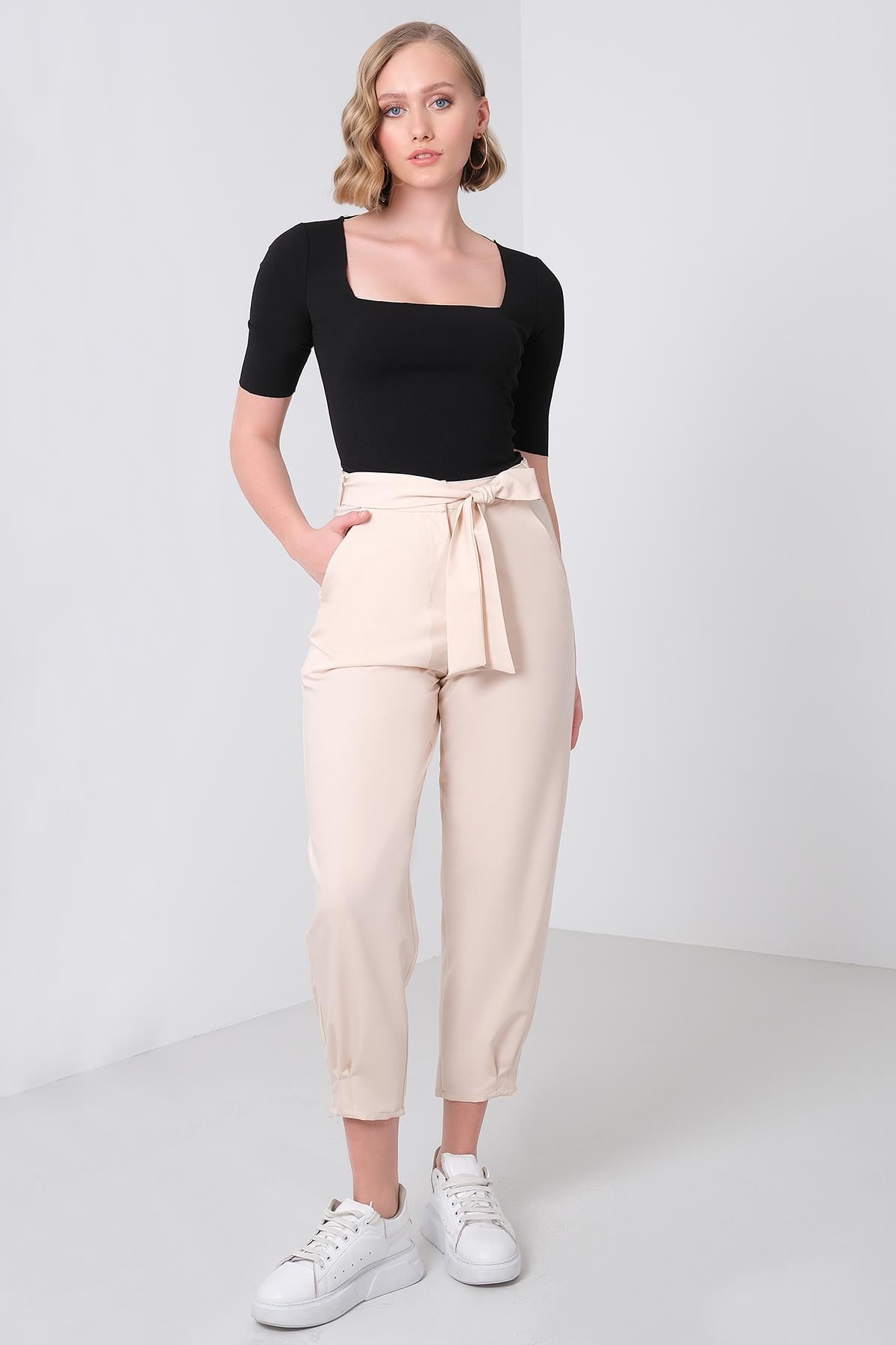 Beli Kuşaklı Pantolon