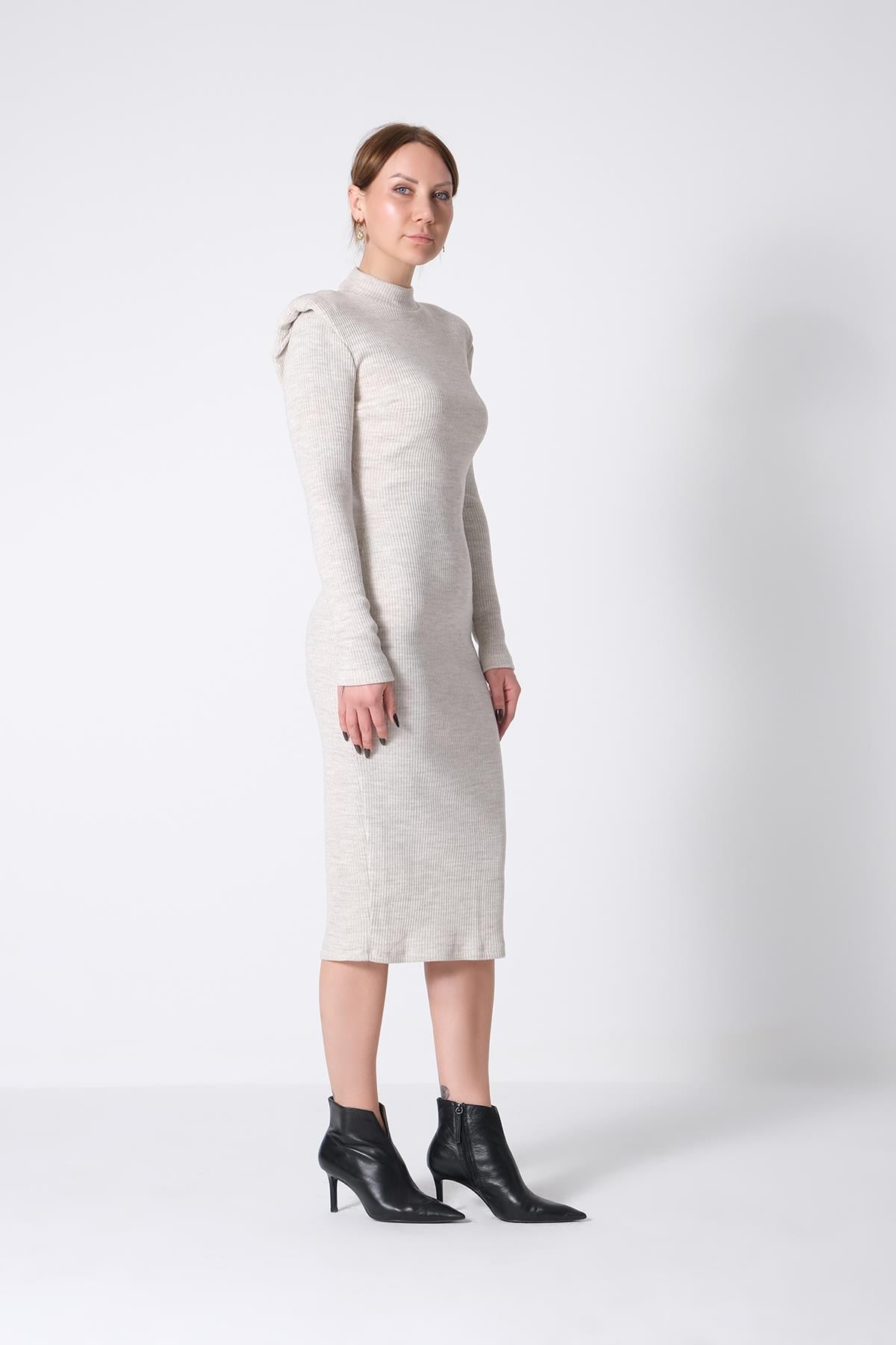 Boğazlı Triko Elbise