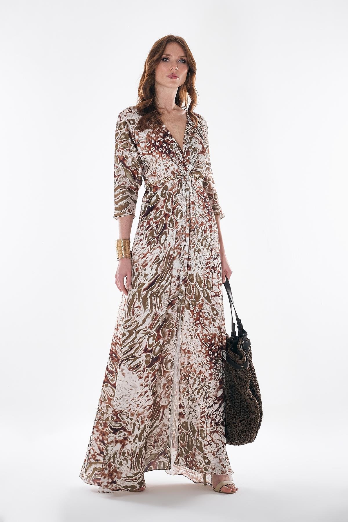 Büyük Beden Desenli Saten Zincir Kemerli Yırtmaçlı Yandan Cepli Maksi Boy Elbise