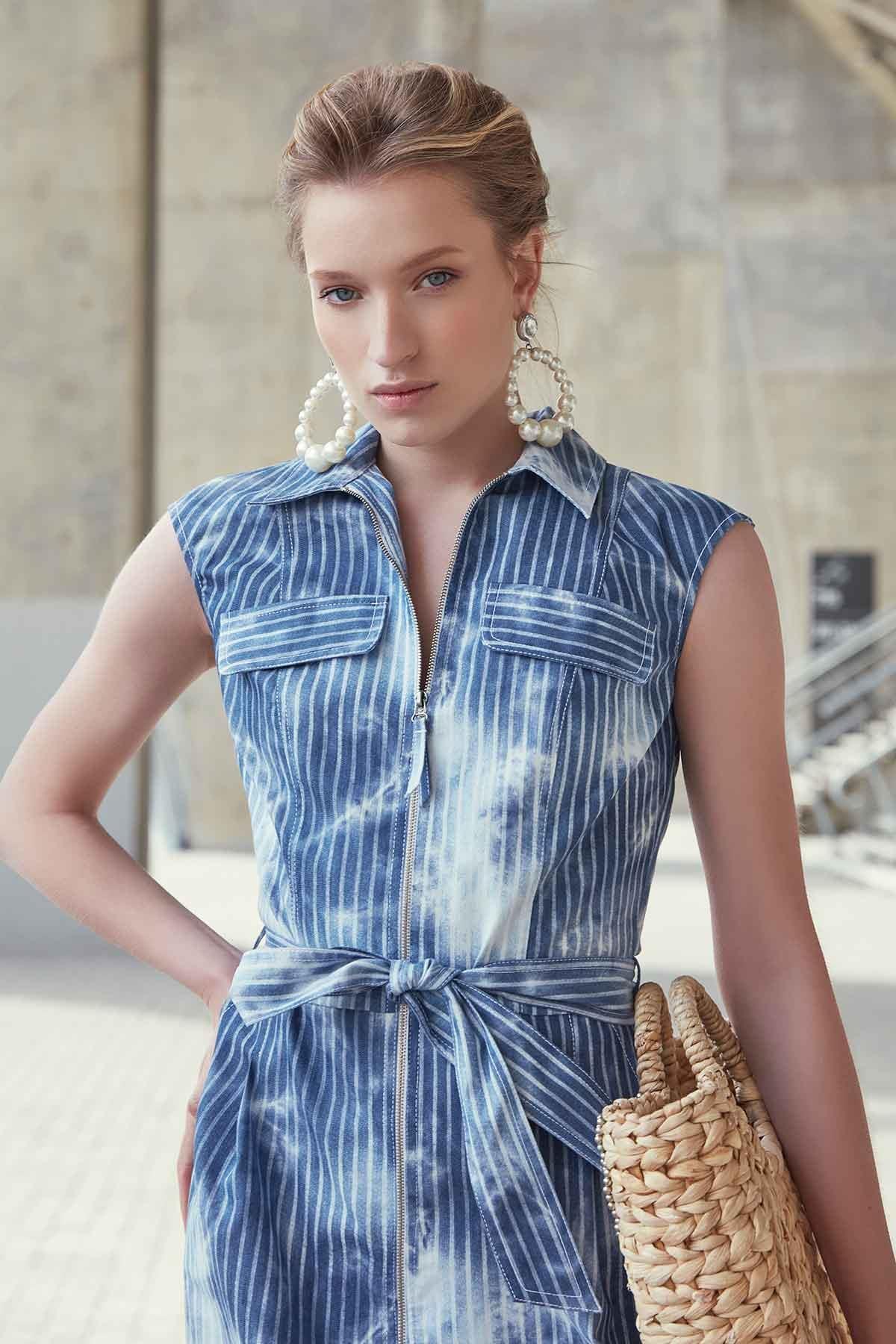 Denim Efektli Kuşaklı Elbise