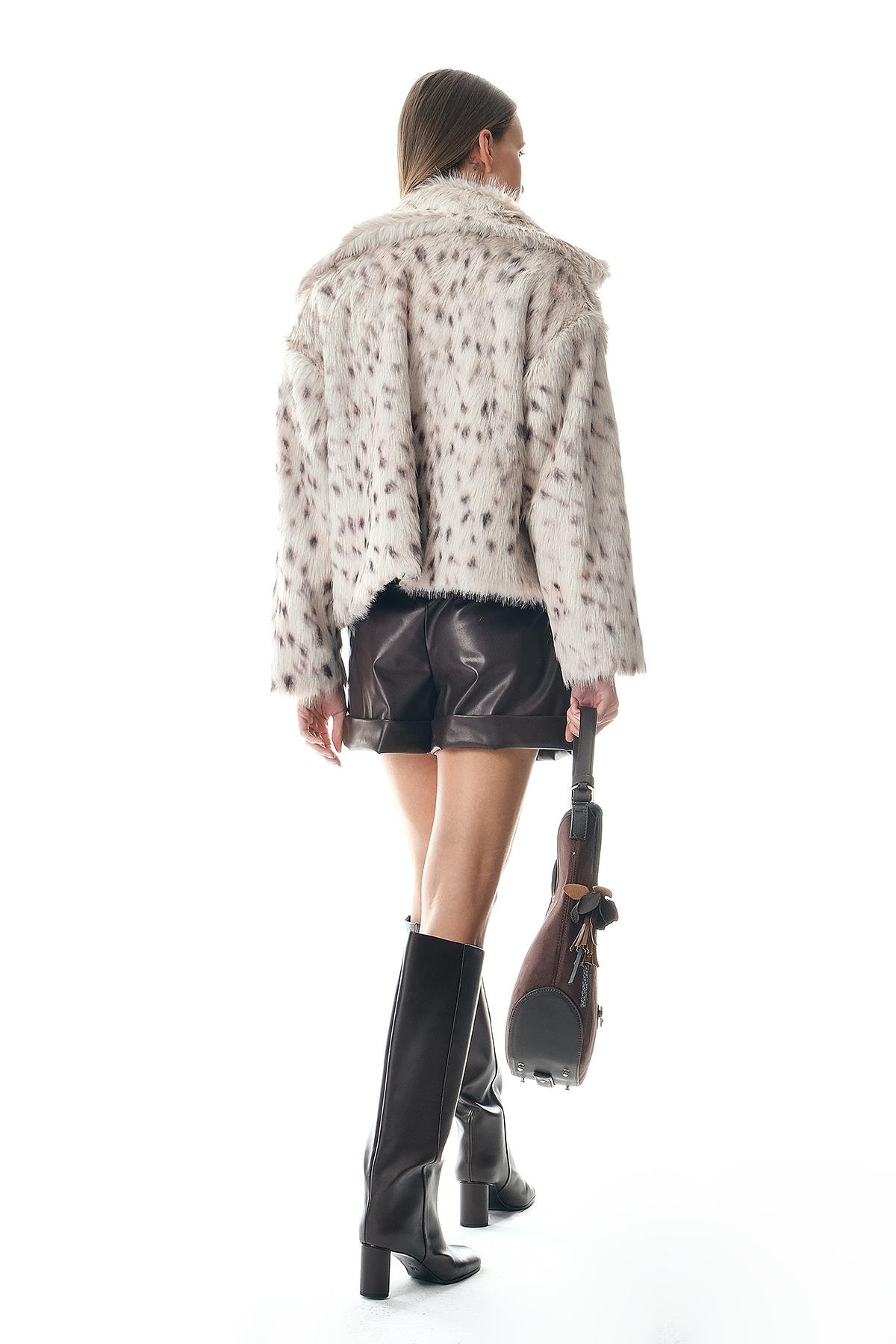 Deri Beli Kuşaklı Double Paça Şort