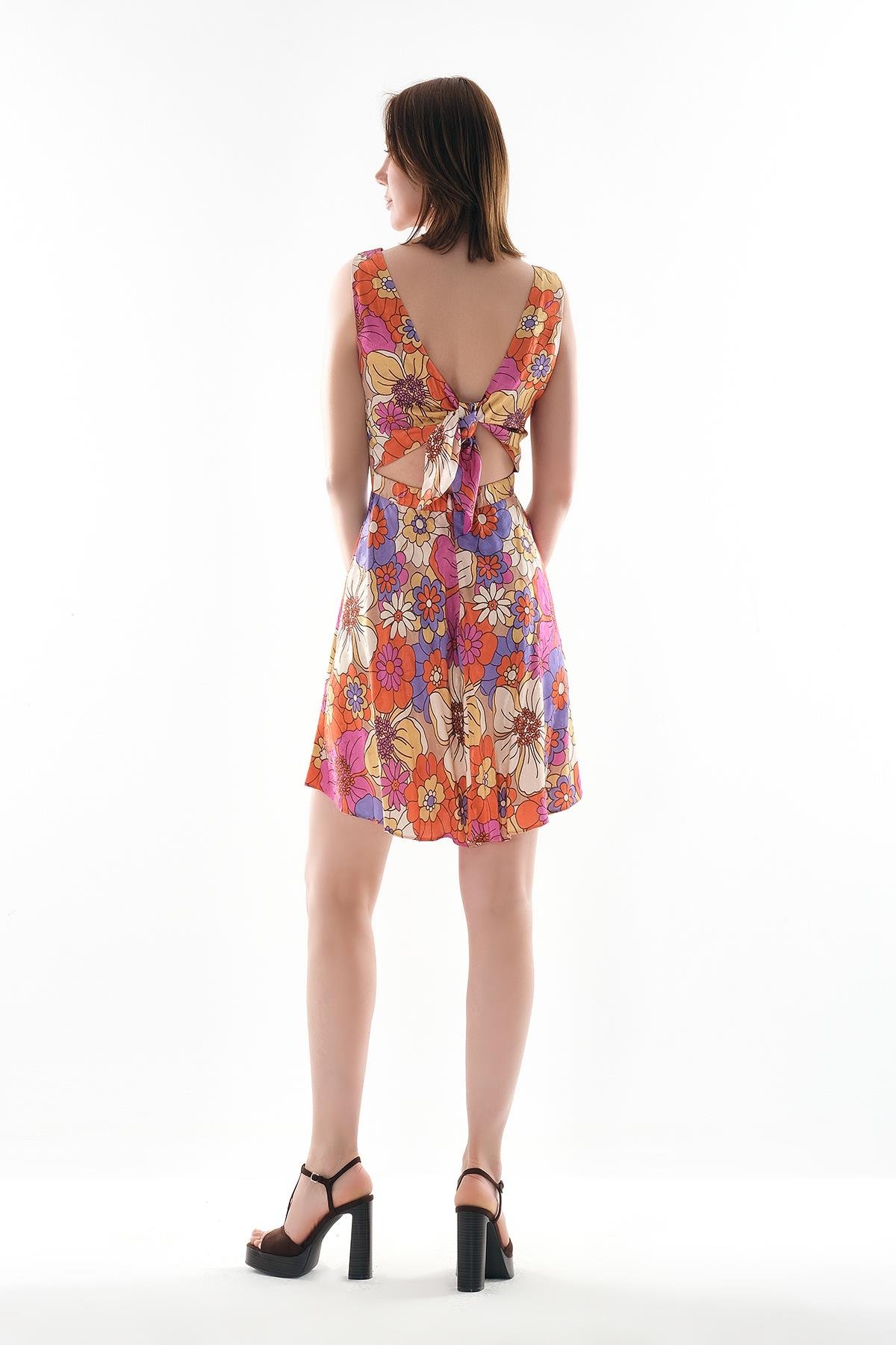 Desenli Arkası Bağlamalı Mini Elbise