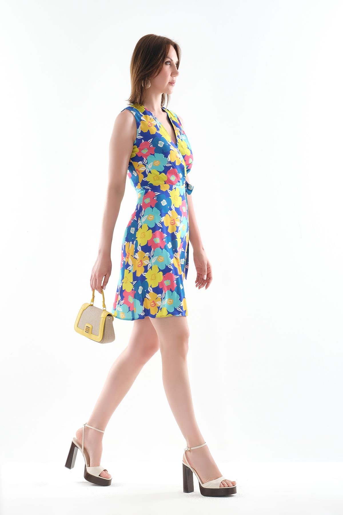 Desenli Beli Bağlamalı Mini Elbise