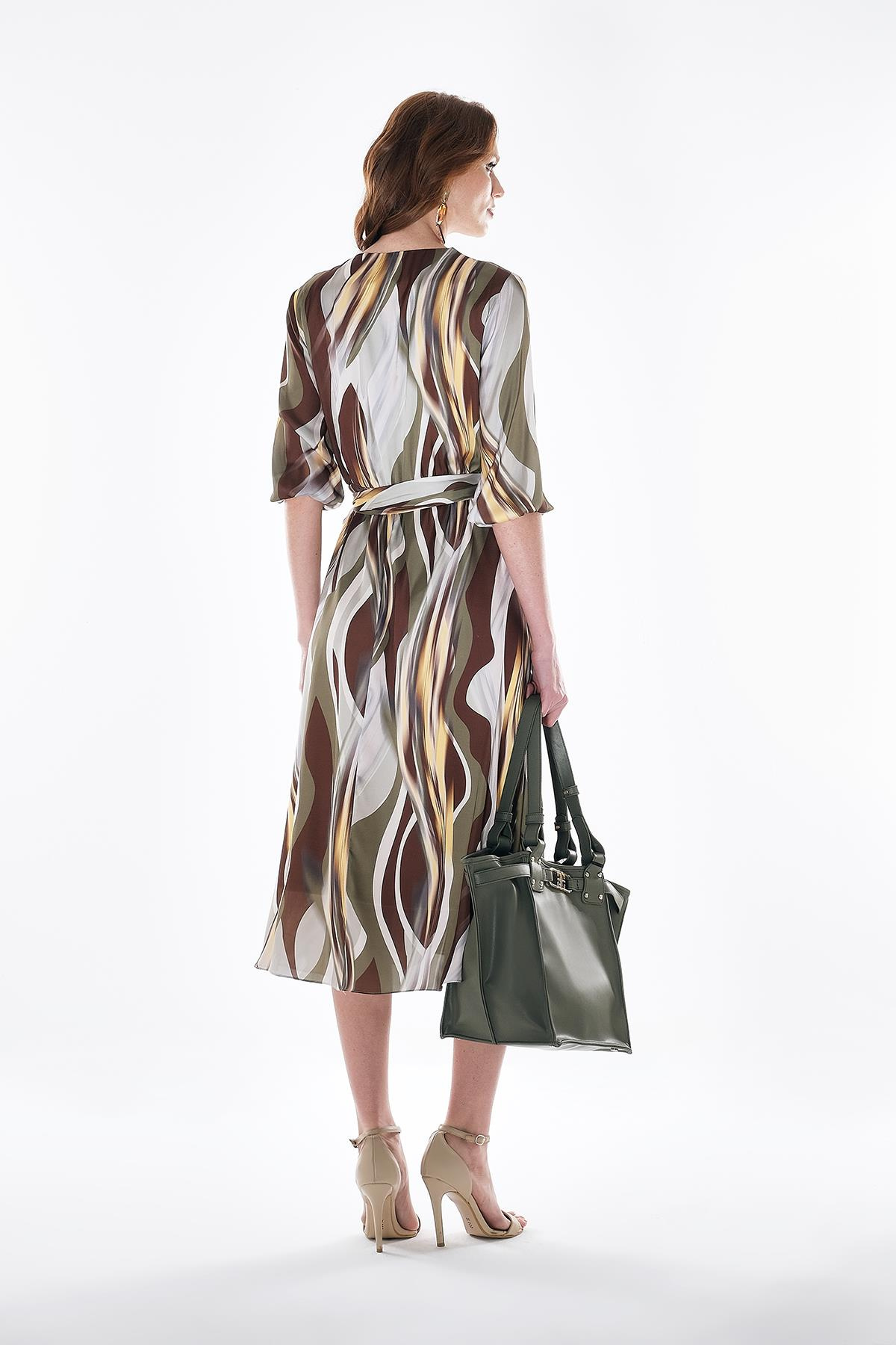 Desenli Saten Beli Kuşaklı Eteği Kloş Midi Boy Elbise