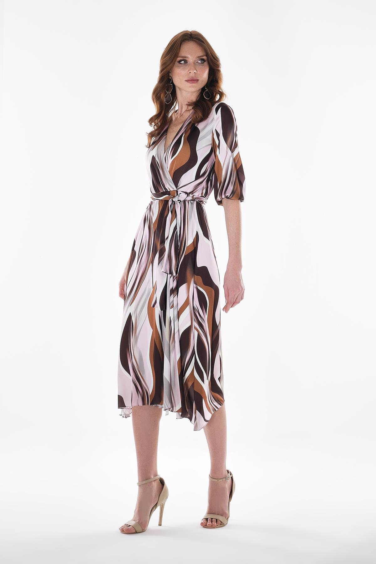 Desenli Saten Beli Kuşaklı Eteği Kloş Midi Boy Elbise