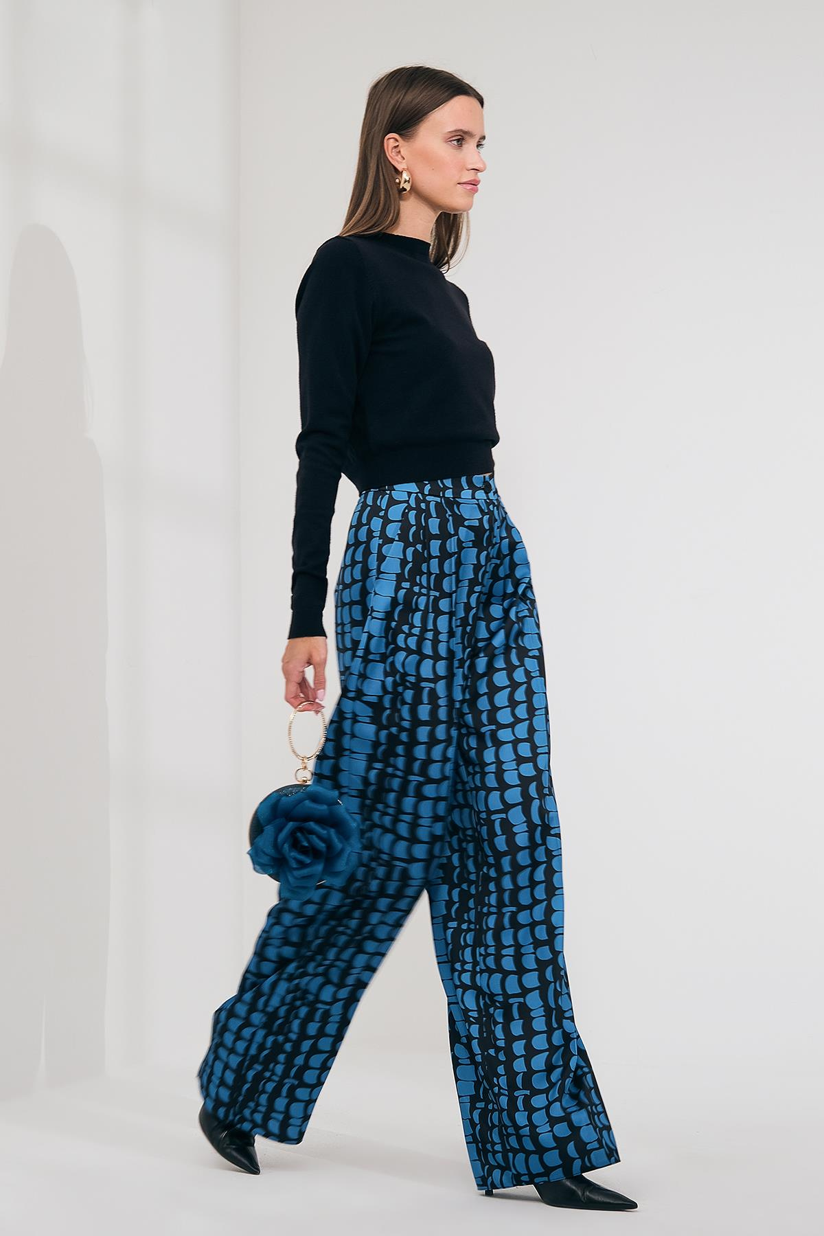 Desenli Saten Önü Pileli Pantolon