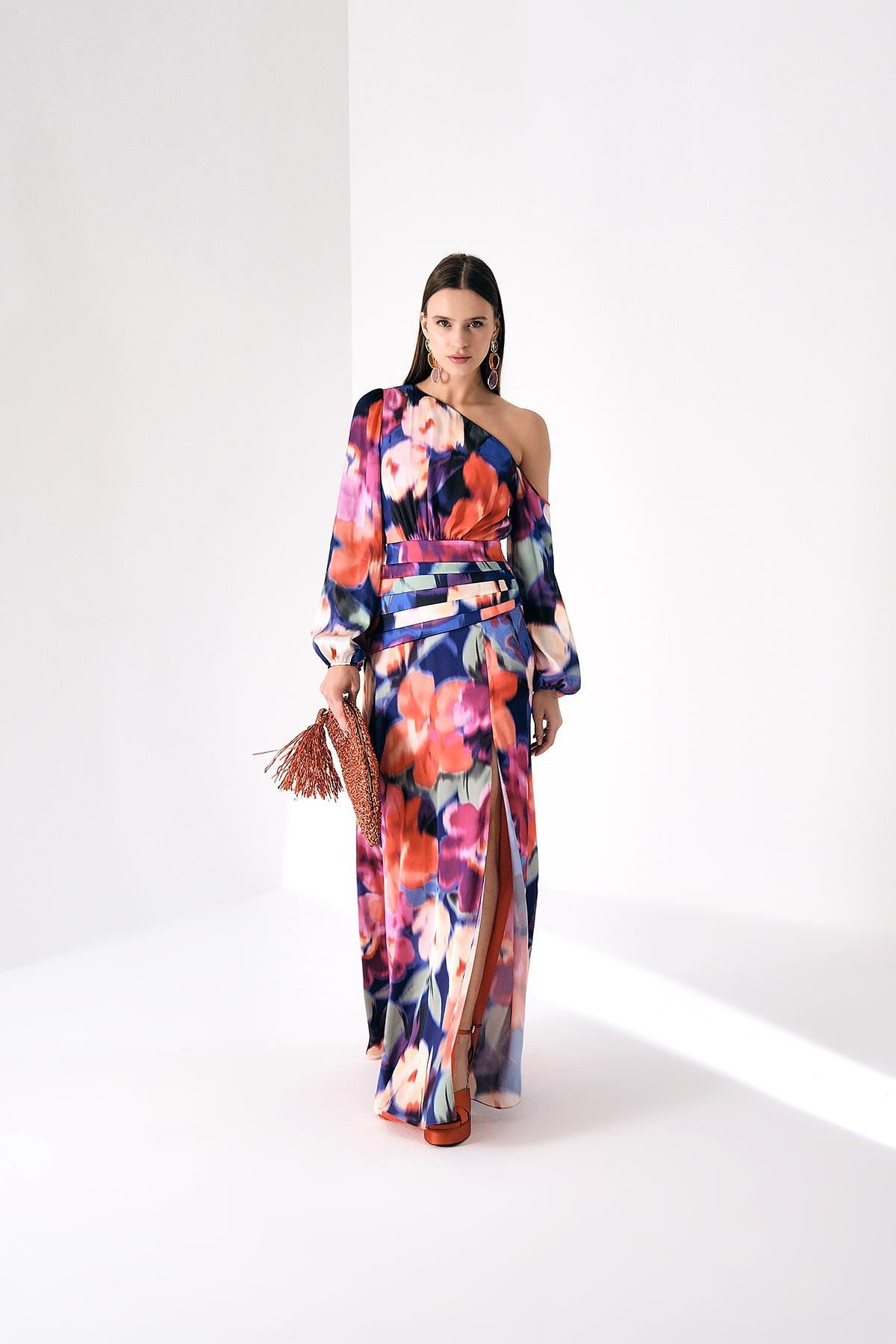 Desenli Saten Tek Omuzlu Şık Maxi Abiye Elbise