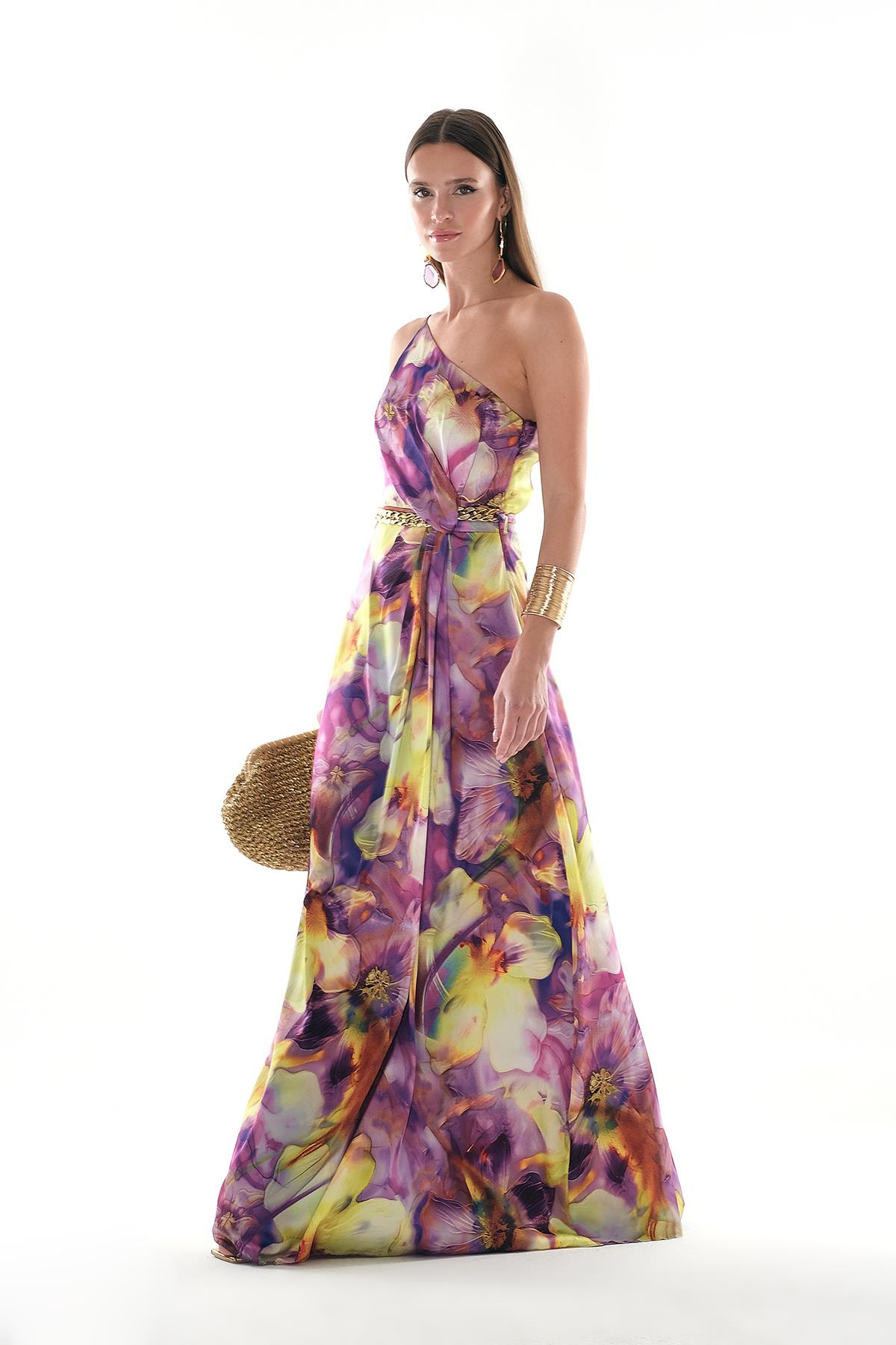 Desenli Saten Tek Omuzu Gold Zincir Kemerli Beli Düğüm Detaylı Maksi Boy Elbise