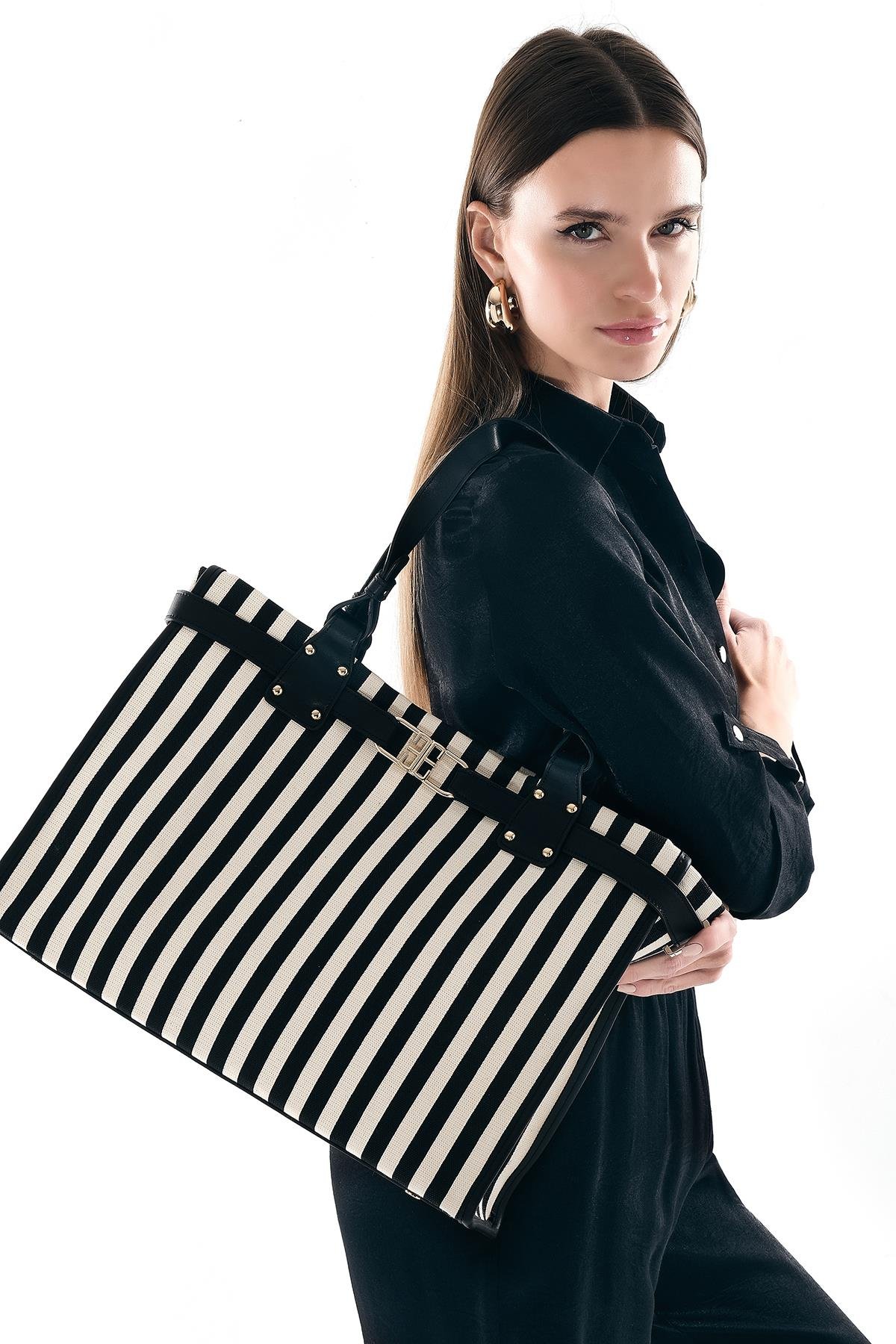 Dikey Çizgili Çift Saplı Şık Tasarıma Sahip El Çantası