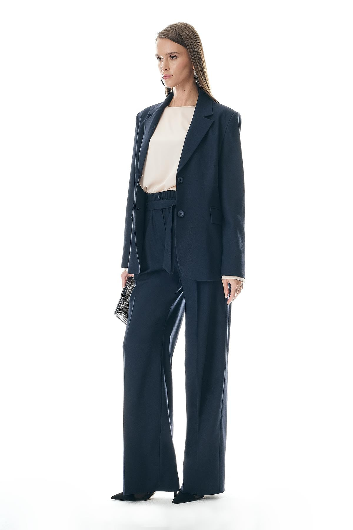 Düğmeli Oversize Kesim Ceket