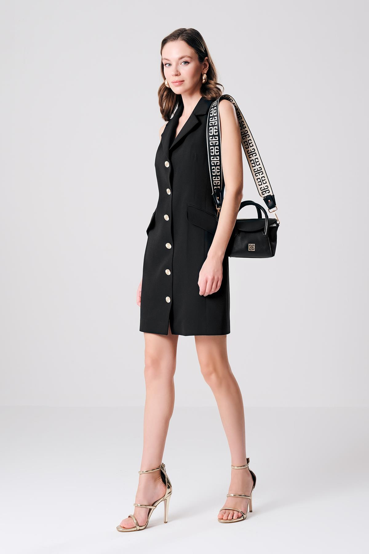 Düğmeli Yakalı Kolsuz Mini Ceket Elbise