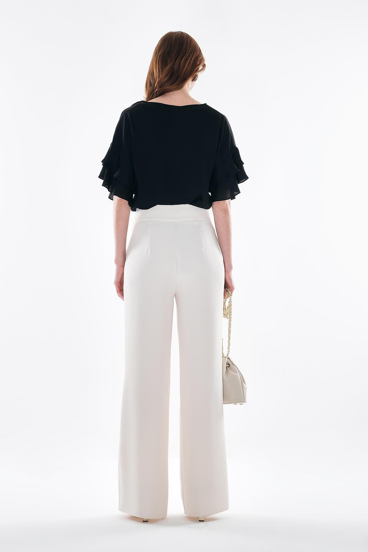 E Logolu Gold Aksesuarlı Beli Dikiş Detaylı Yandan Cepli Bol Paça Pantolon